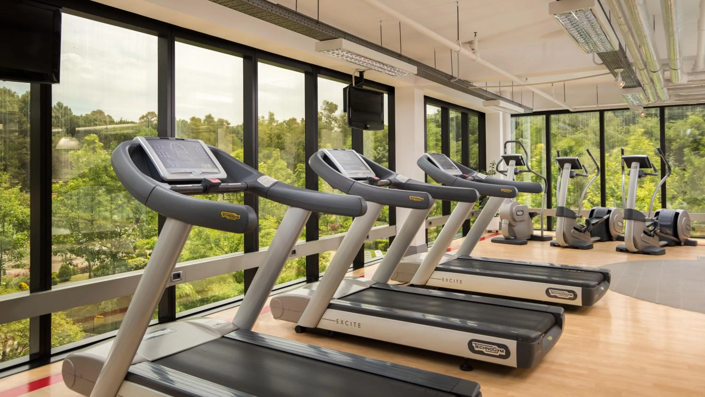 Fitness centre/facilities in Mak Albania Hotel