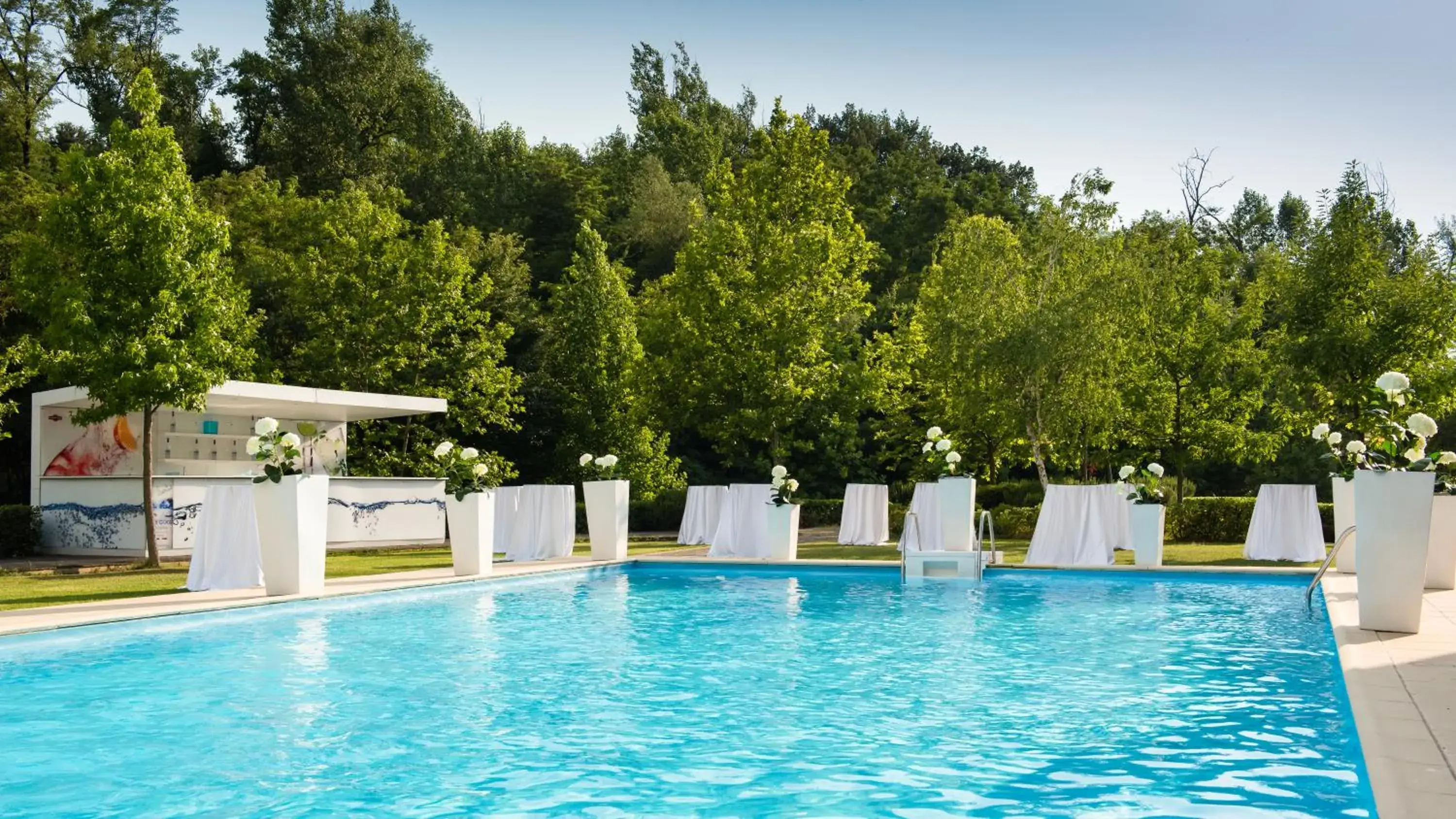 Swimming pool in Mak Albania Hotel Swimming pool in Mak Albania Hotel