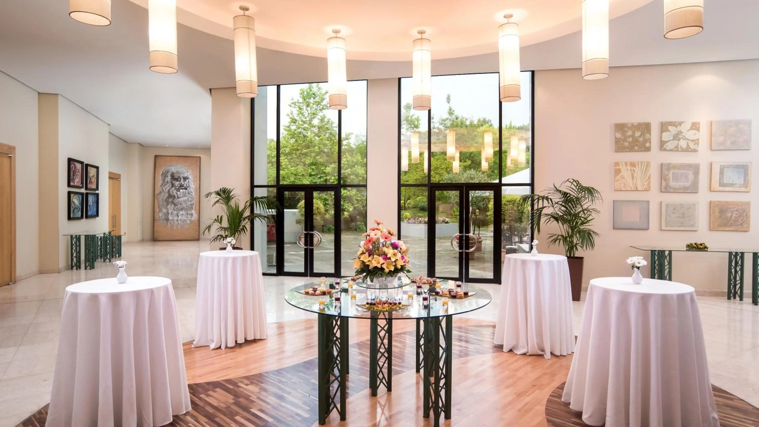 Restaurant/places to eat in Mak Albania Hotel