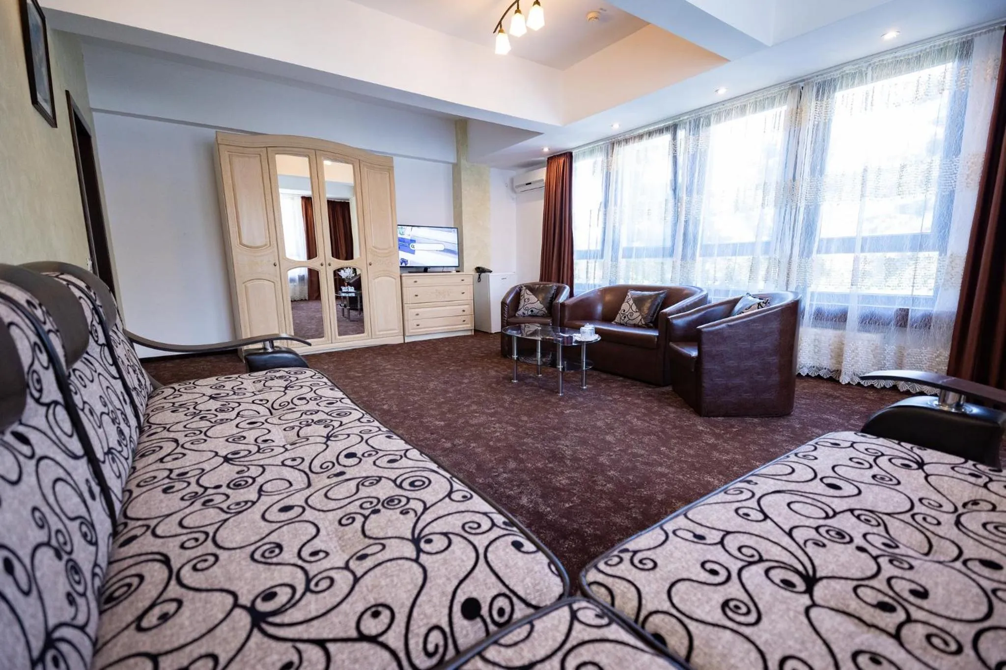 Living room, Bed in Hotel Restaurant Imperial