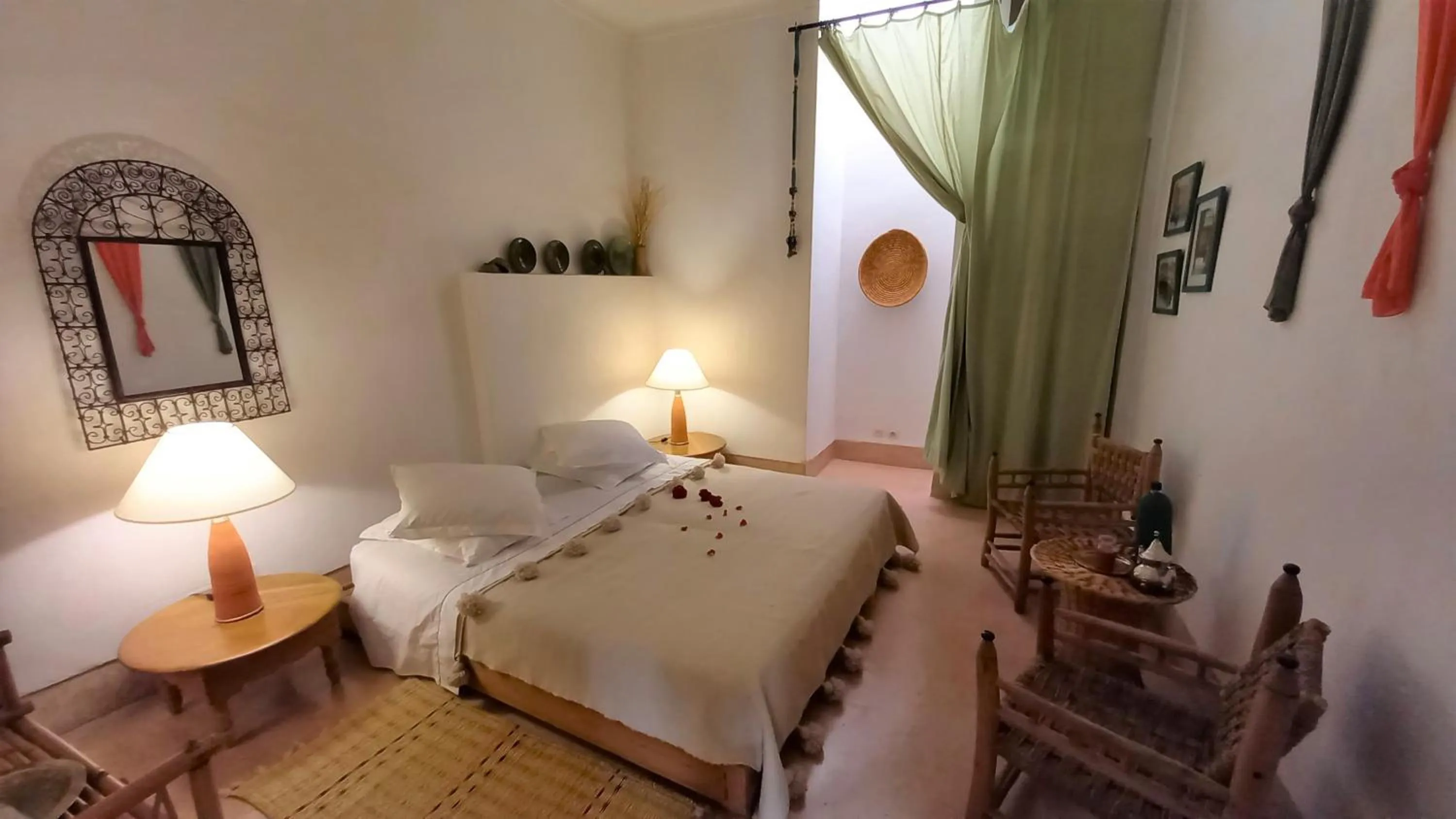 Bed in Dar El Kharaz