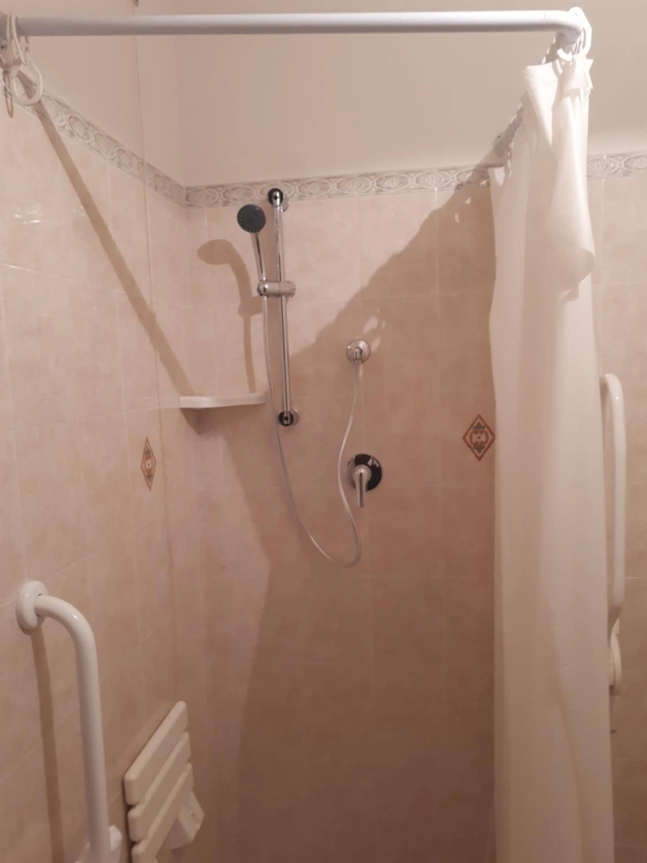 Shower in Hotel Edelweiss