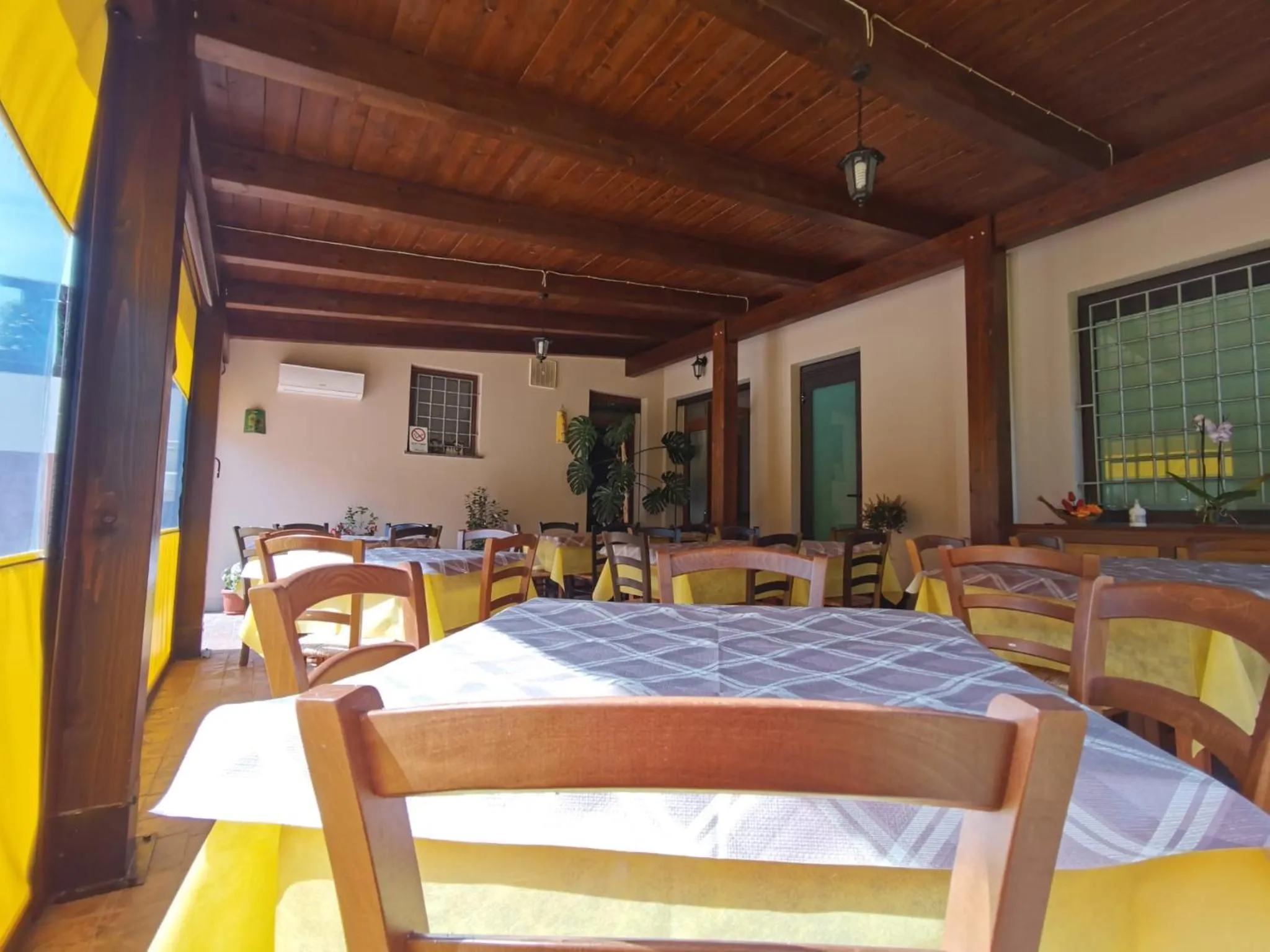 Restaurant/places to eat in Hotel Edelweiss