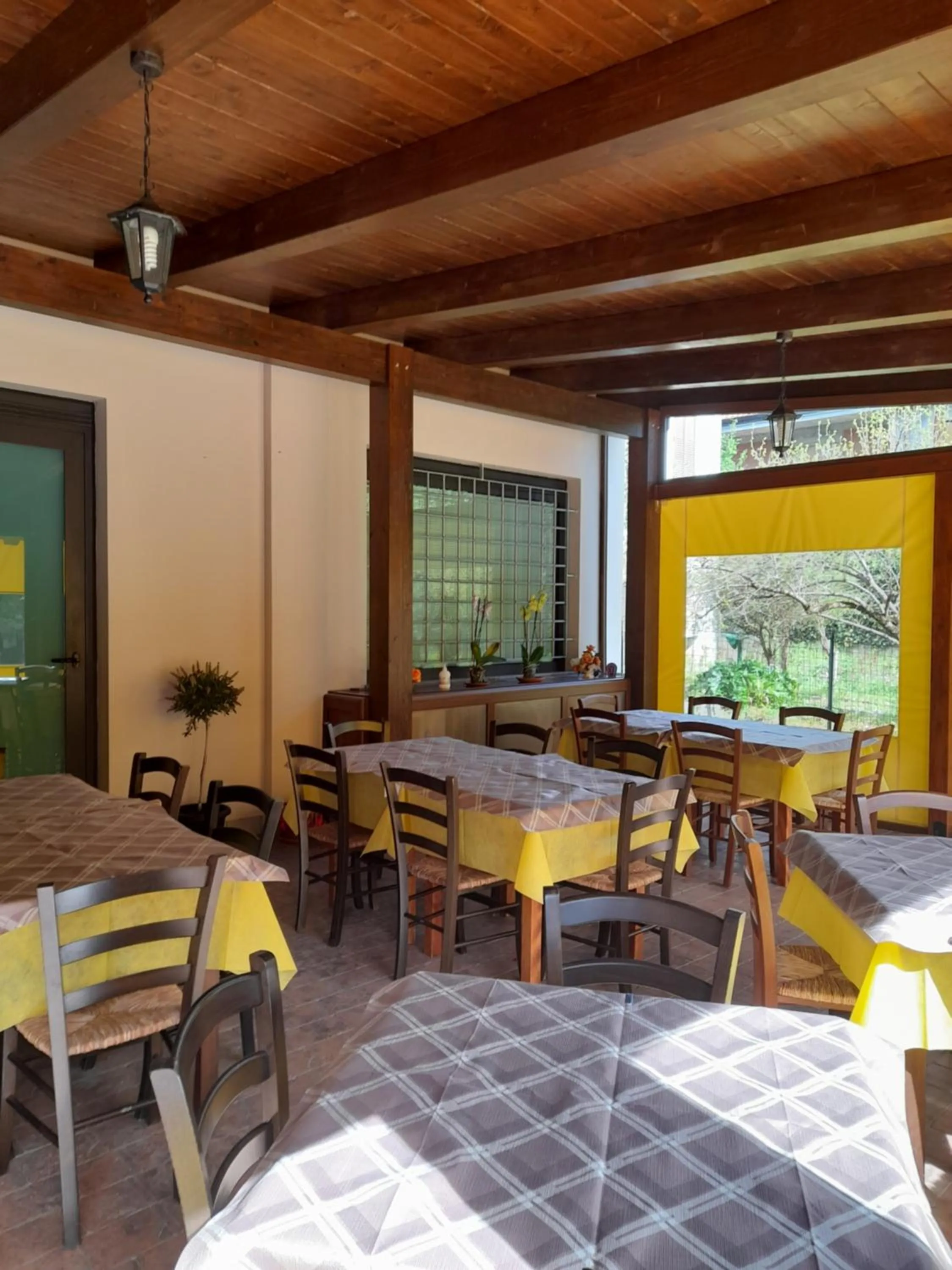 Restaurant/places to eat in Hotel Edelweiss