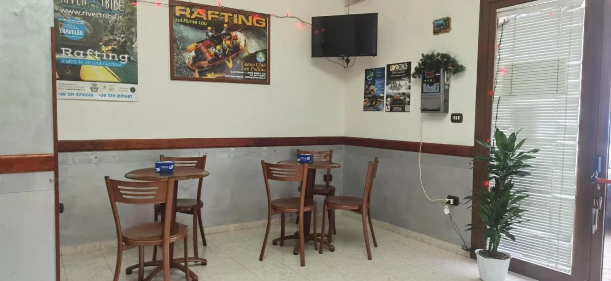 Communal lounge/ TV room in Hotel Edelweiss