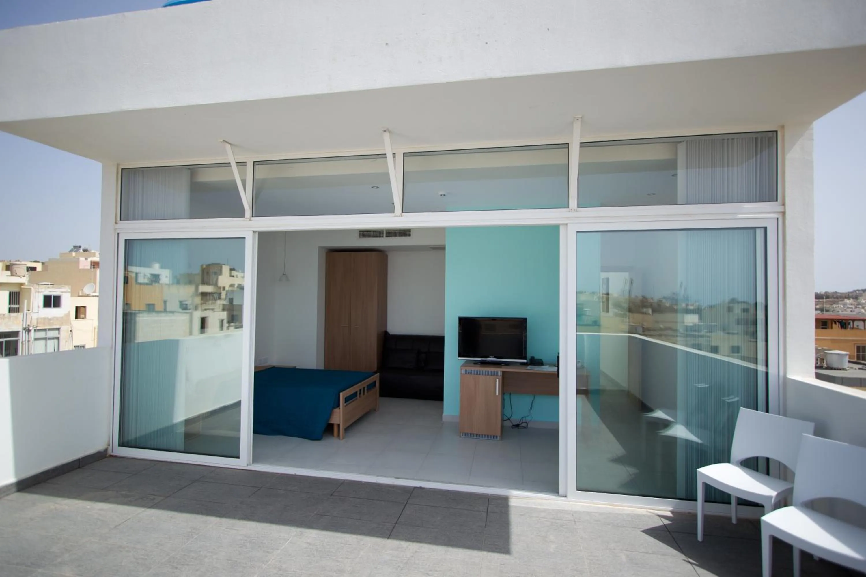 Day in Harbour Lodge