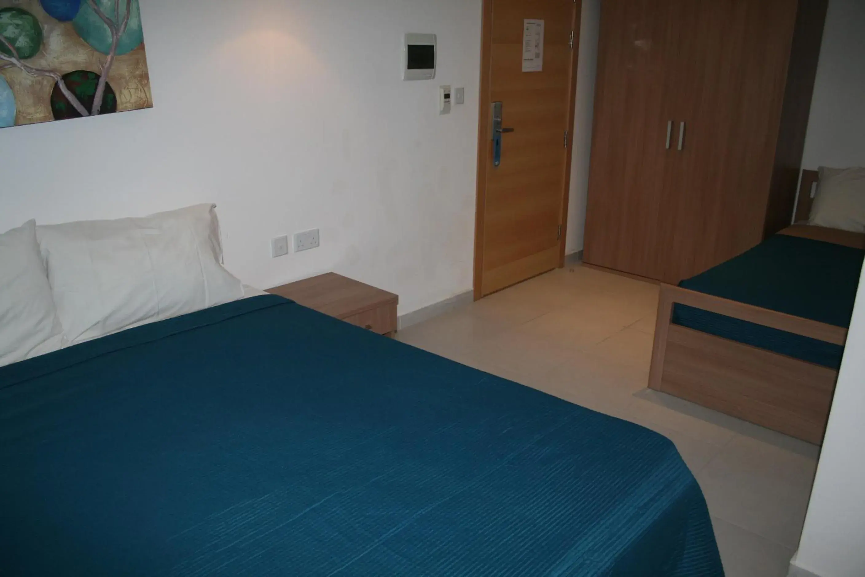 Family Room (2 Adults + 2 Children) with Free Airport Transfer in Harbour Lodge Family Room (2 Adults + 2 Children) with Free Airport Transfer in Harbour Lodge