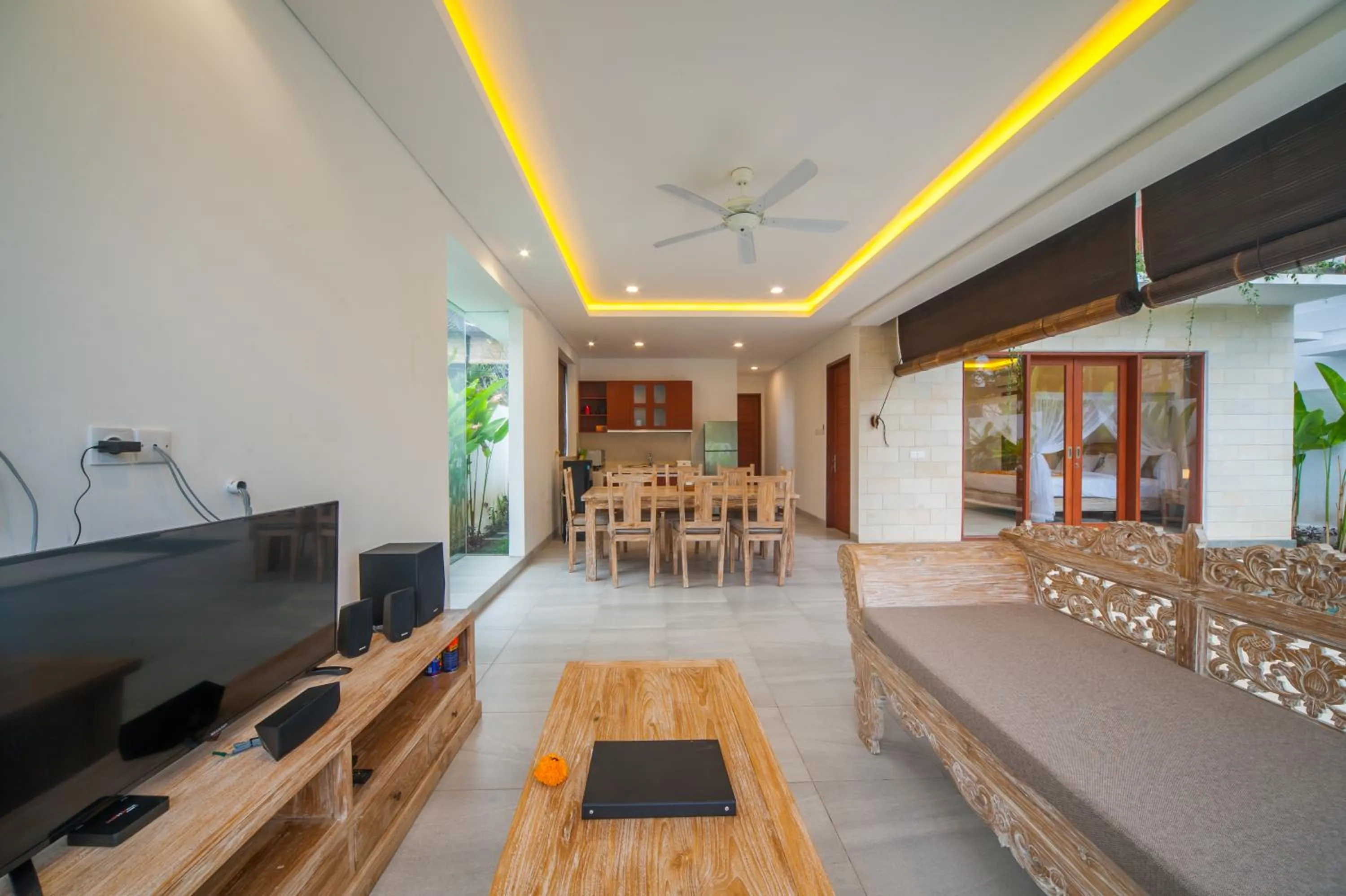 Communal lounge/ TV room in Villa Ubud Hill