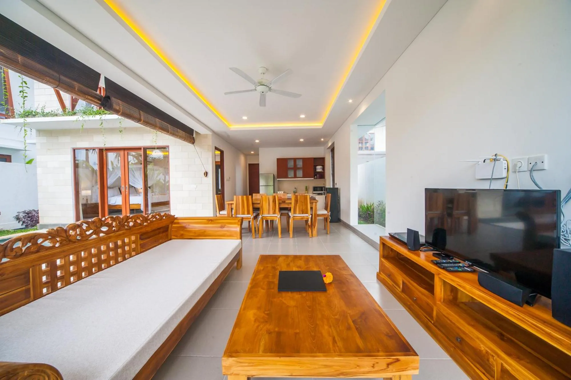 Communal lounge/ TV room in Villa Ubud Hill