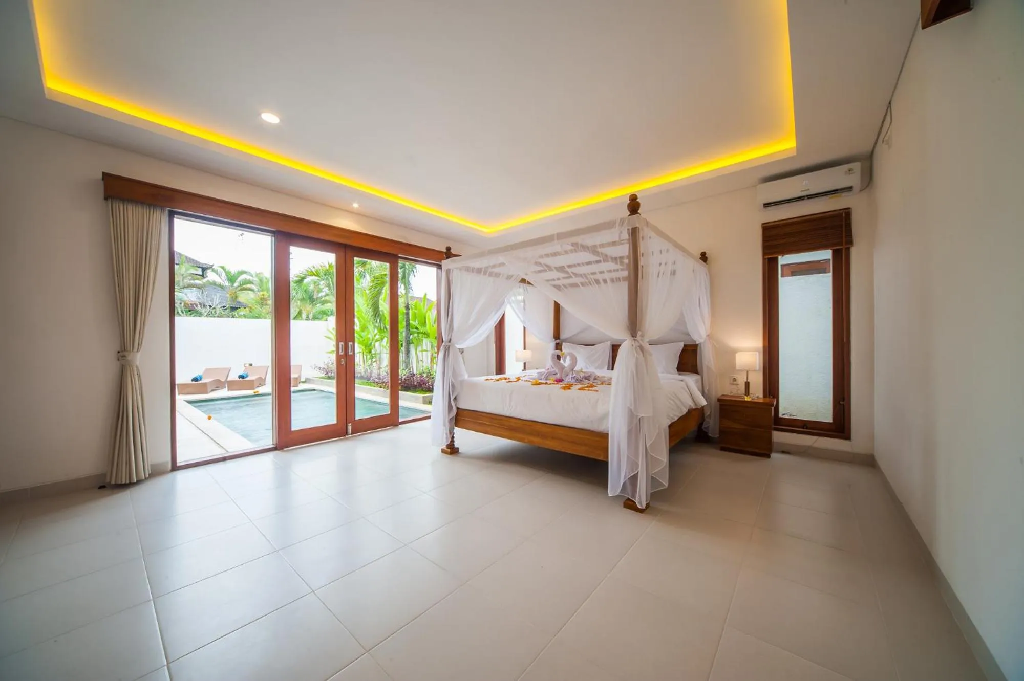 Bed in Villa Ubud Hill