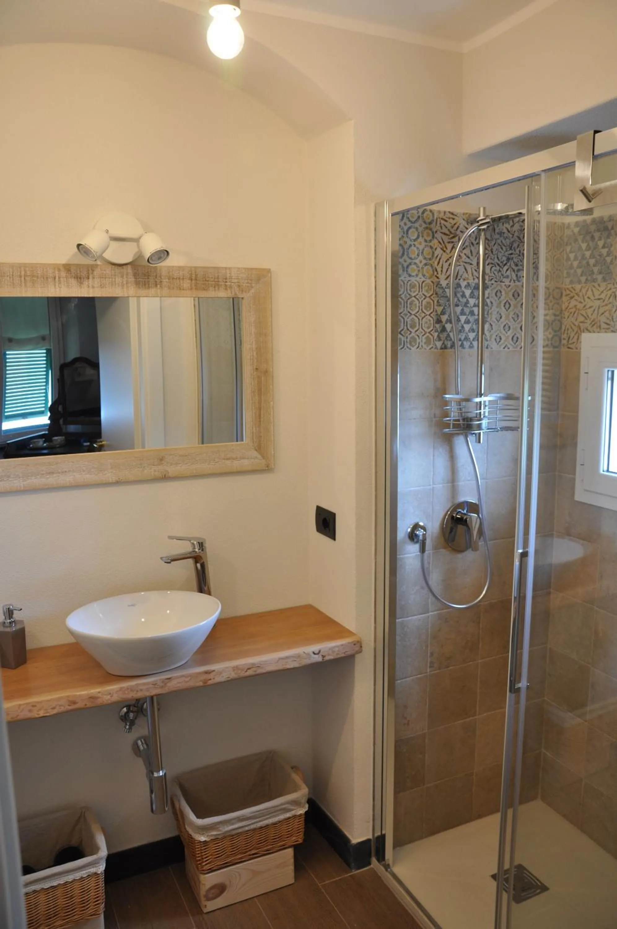Shower in Olivenere agriturismo