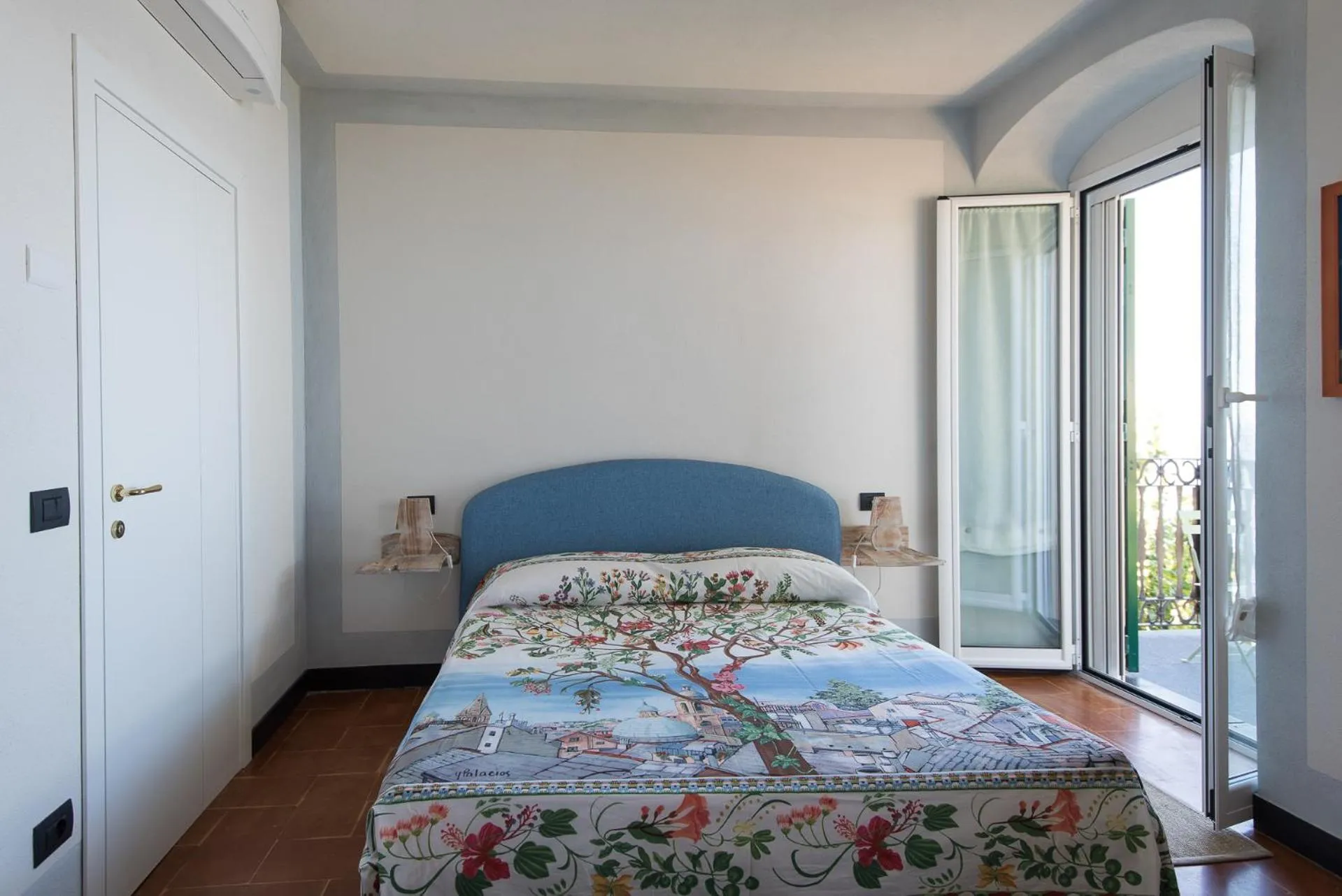 Bed in Olivenere agriturismo