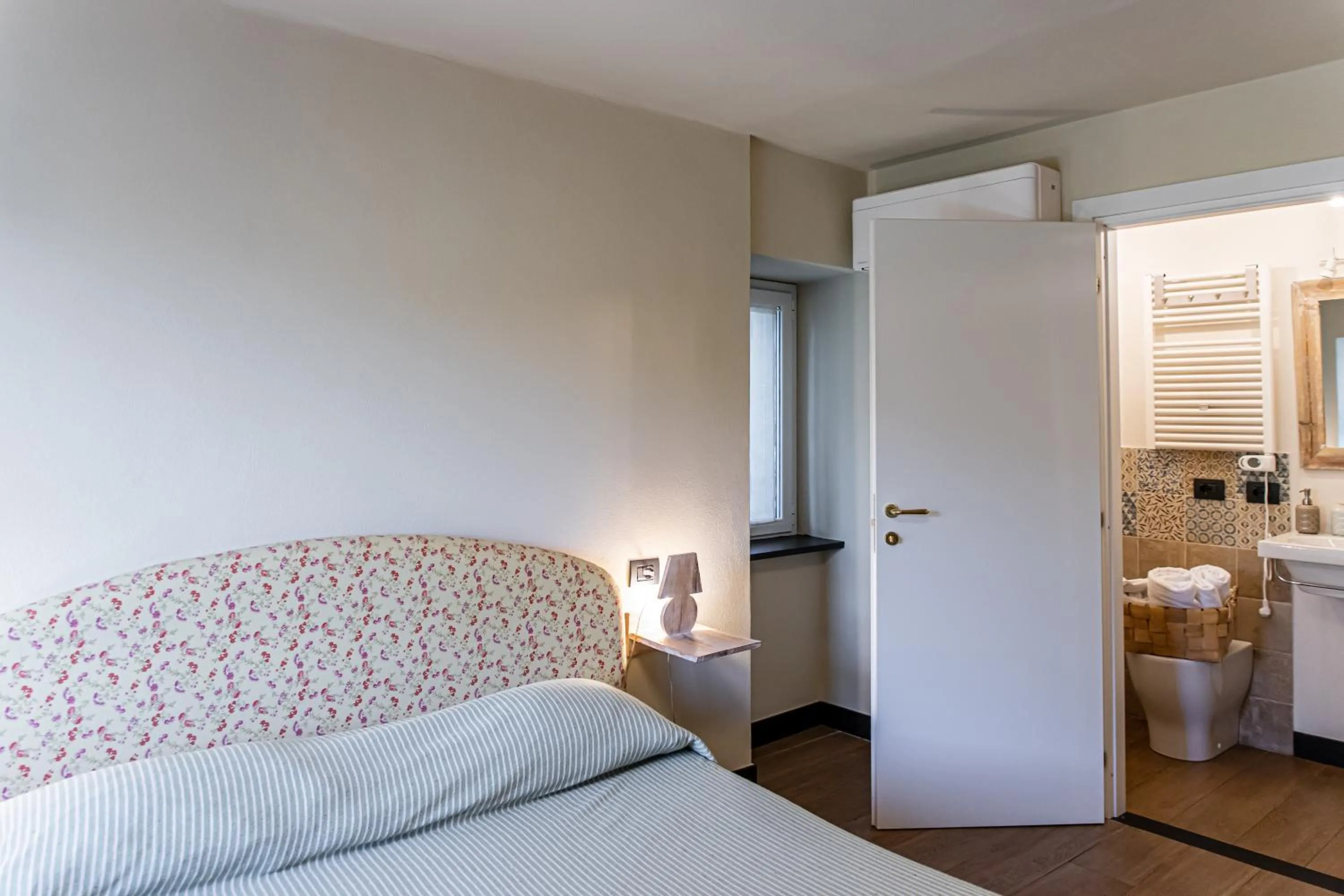 Bed in Olivenere agriturismo