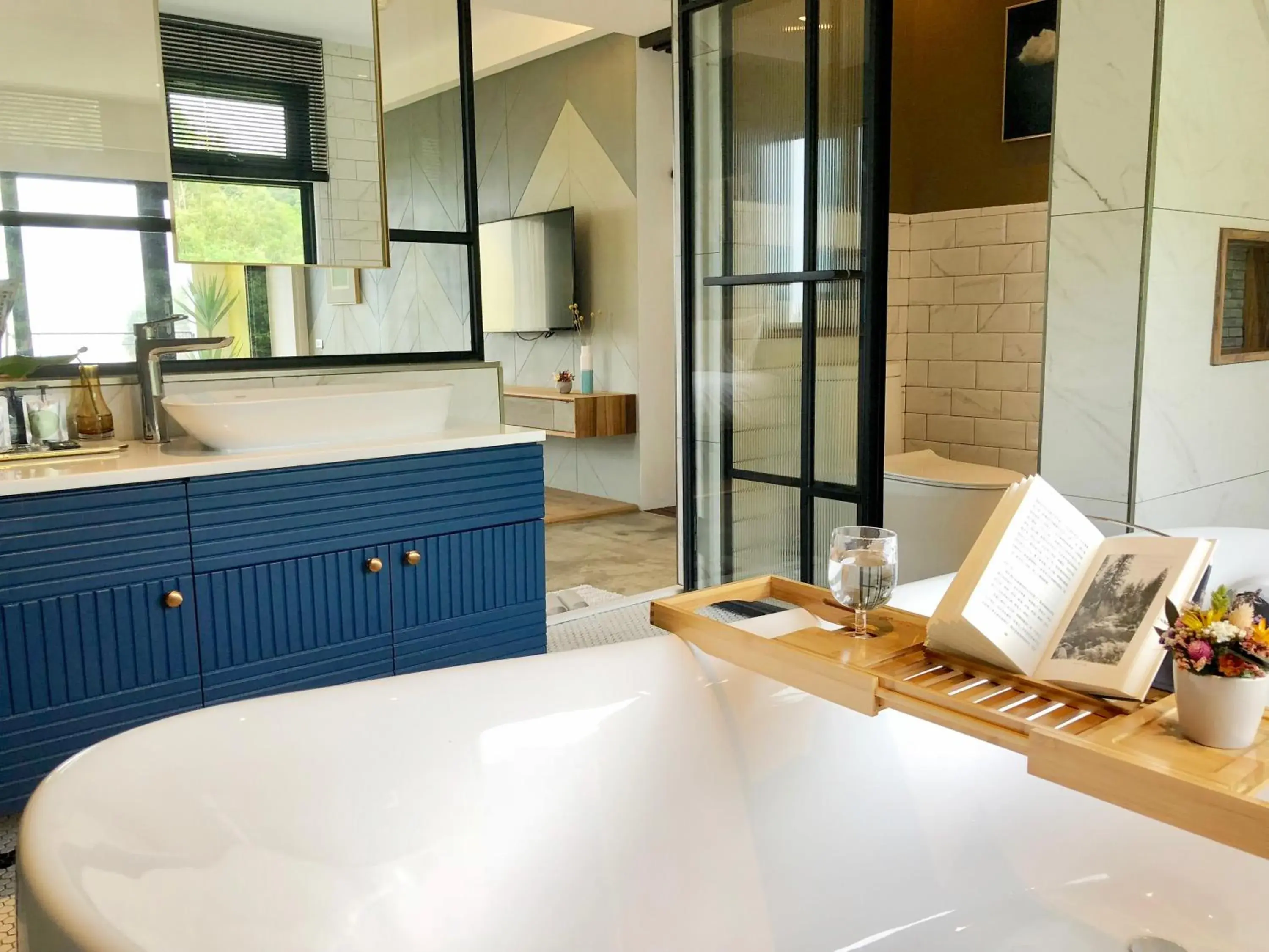 Shower, Bed in Hotel Everyday Life Shower, Bed in Hotel Everyday Life