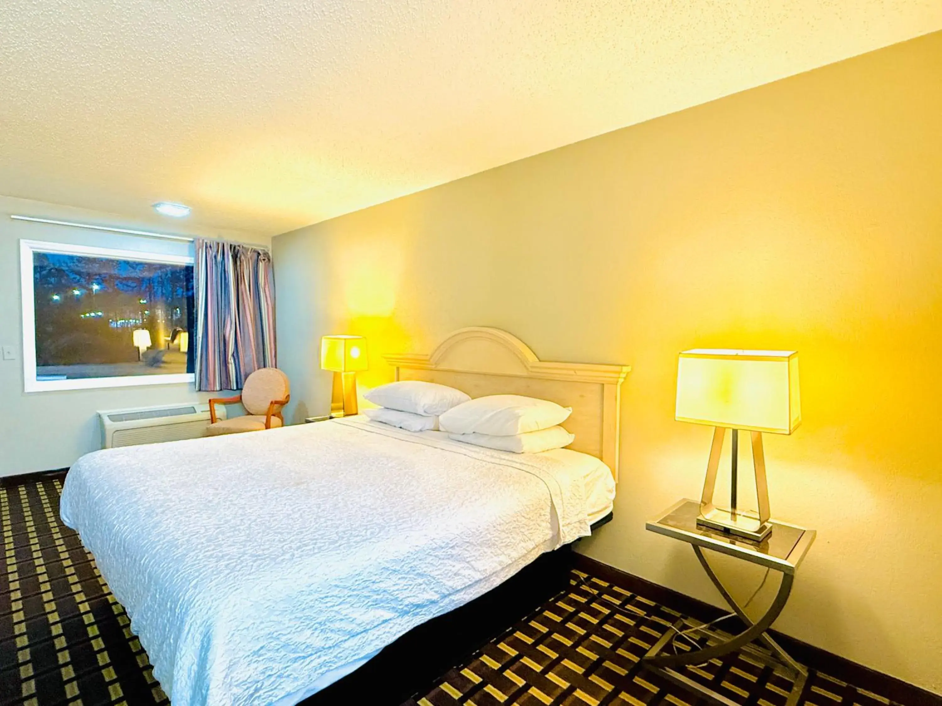 Bed in Travelodge by Wyndham-Thomasville AL Bed in Travelodge by Wyndham-Thomasville AL