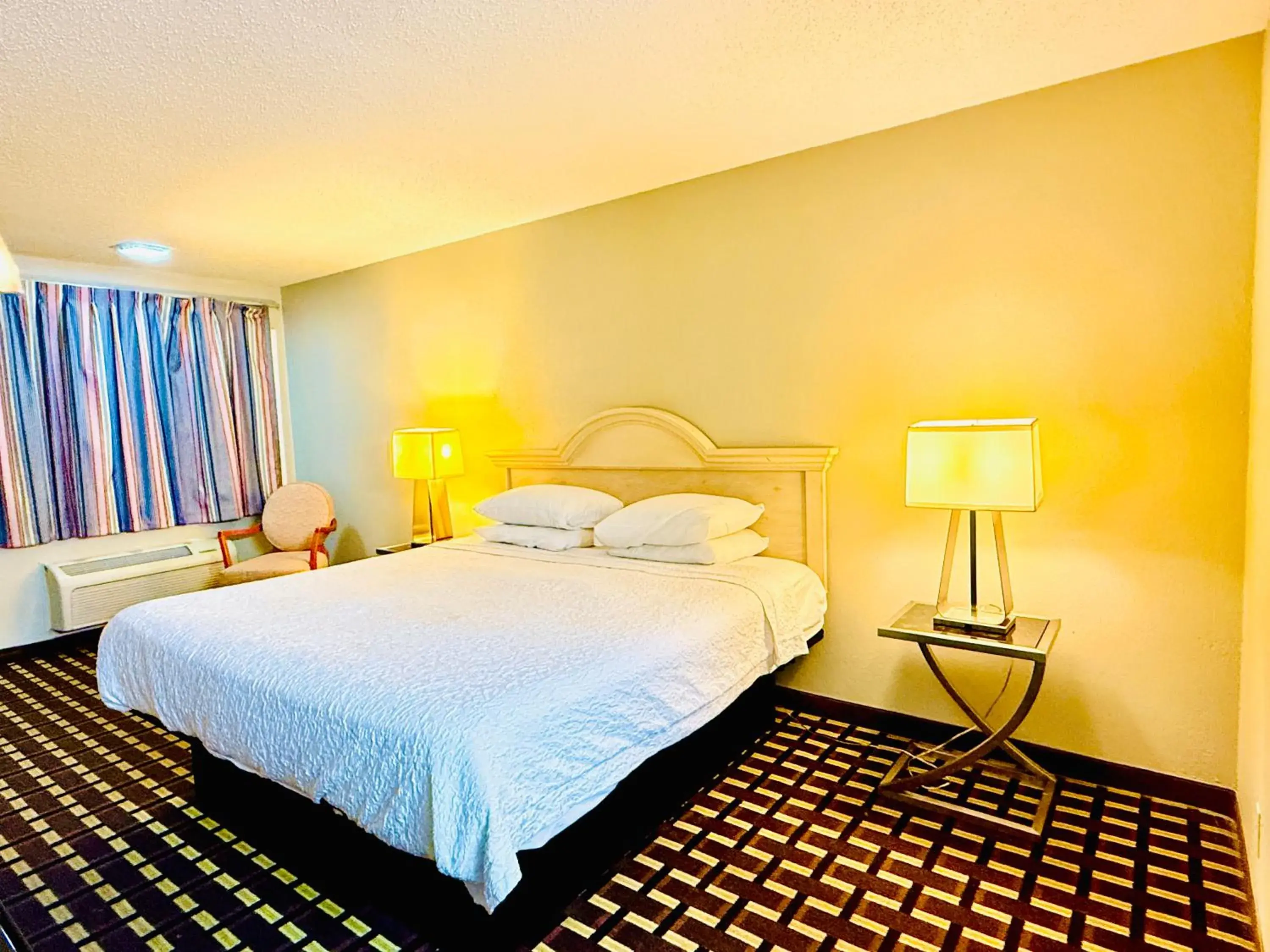 Bed in Travelodge by Wyndham-Thomasville AL Bed in Travelodge by Wyndham-Thomasville AL