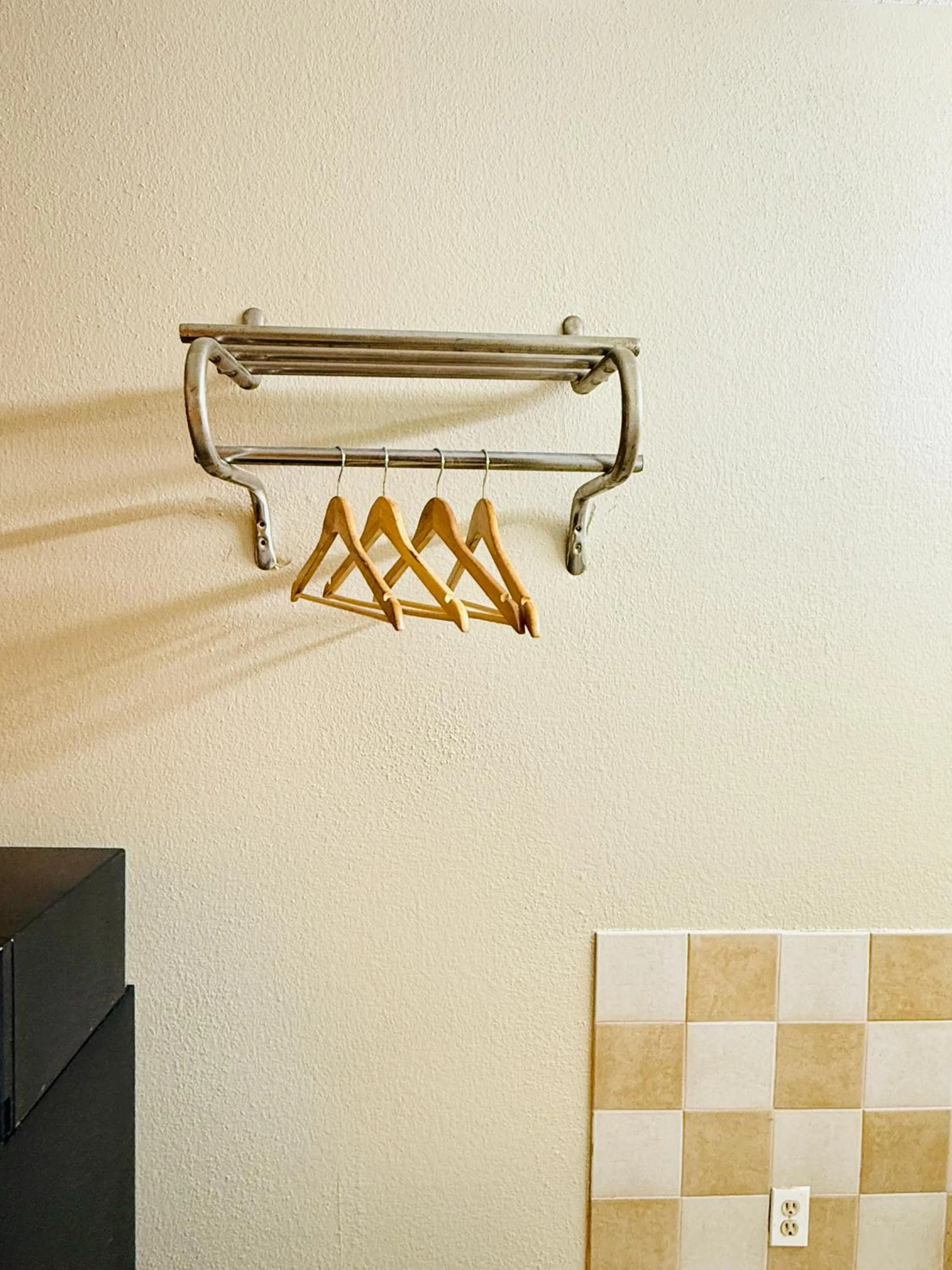 wardrobe in Travelodge by Wyndham-Thomasville AL