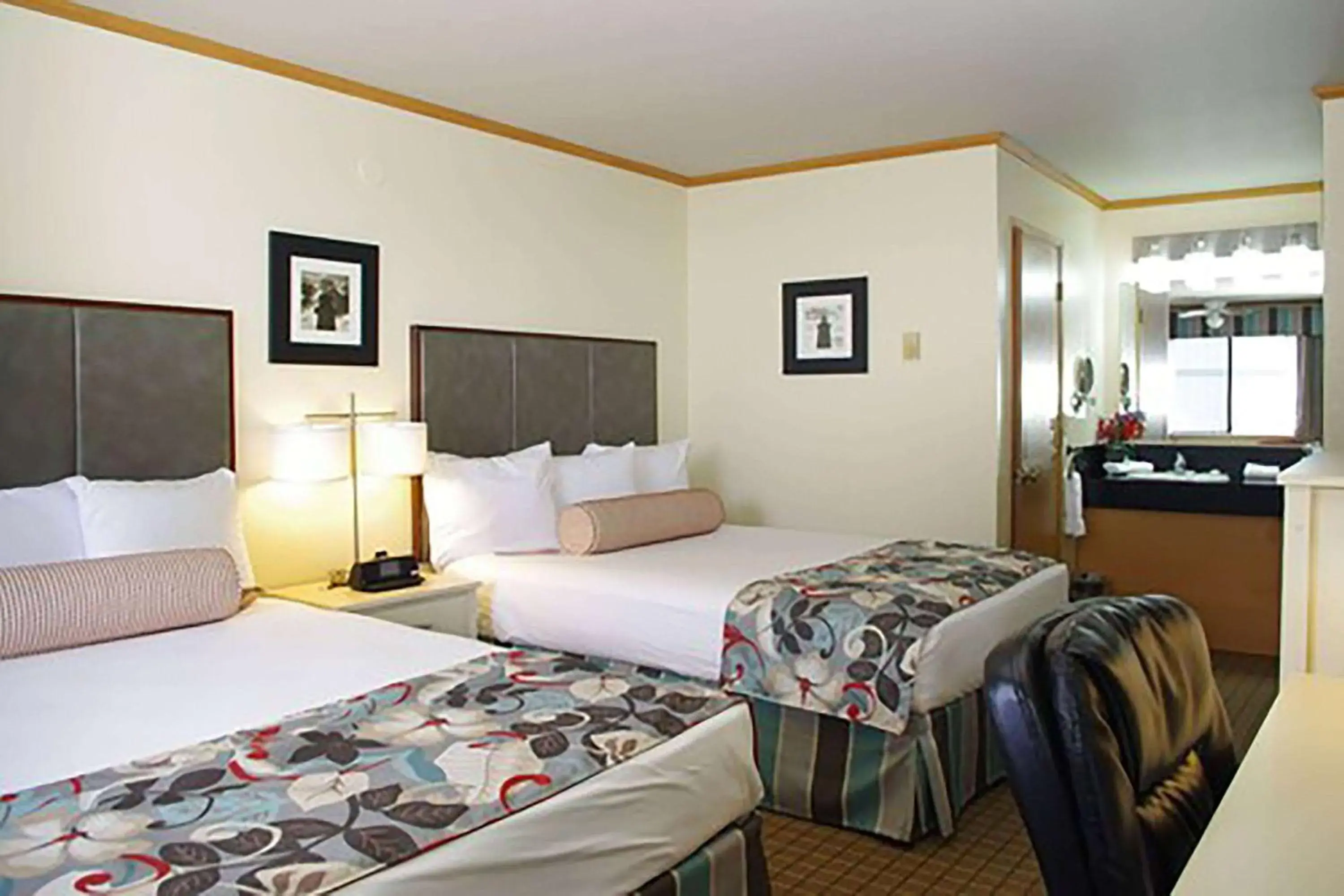Photo of the whole room, Bed in River House Inn, a Baymont by Wyndham Photo of the whole room, Bed in River House Inn, a Baymont by Wyndham