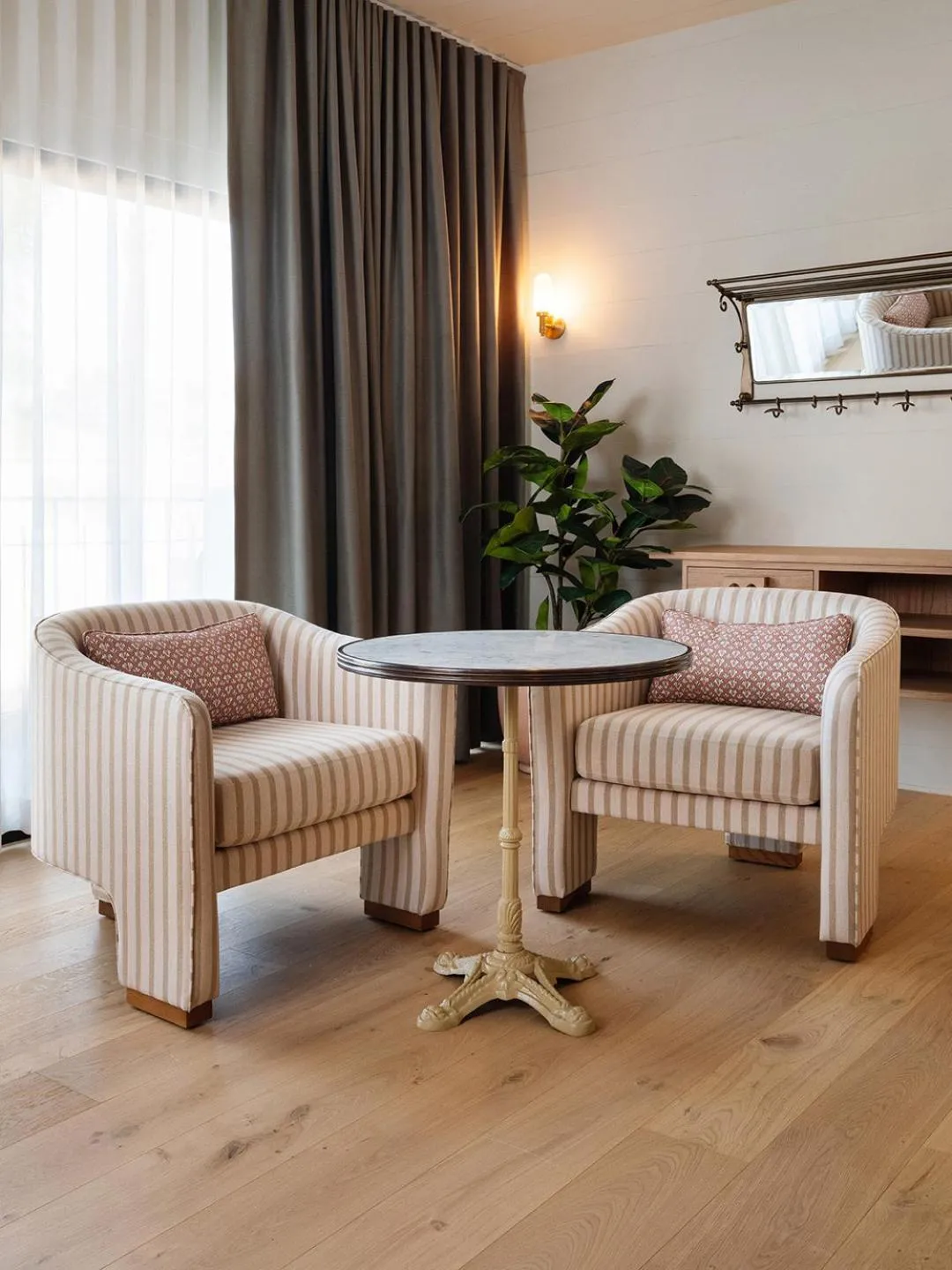 Seating area in Palihotel Melrose