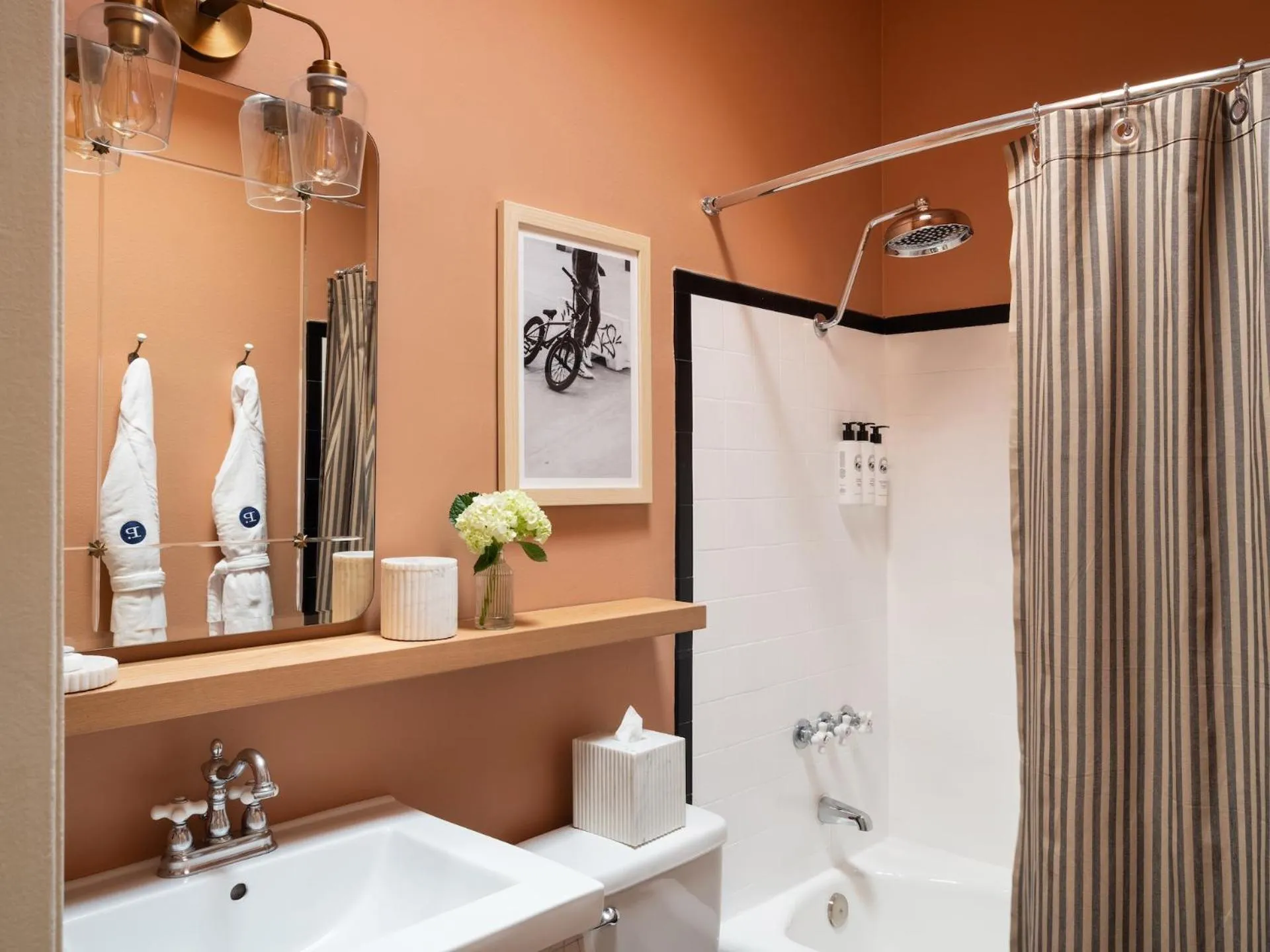 Bathroom in Palihotel Melrose