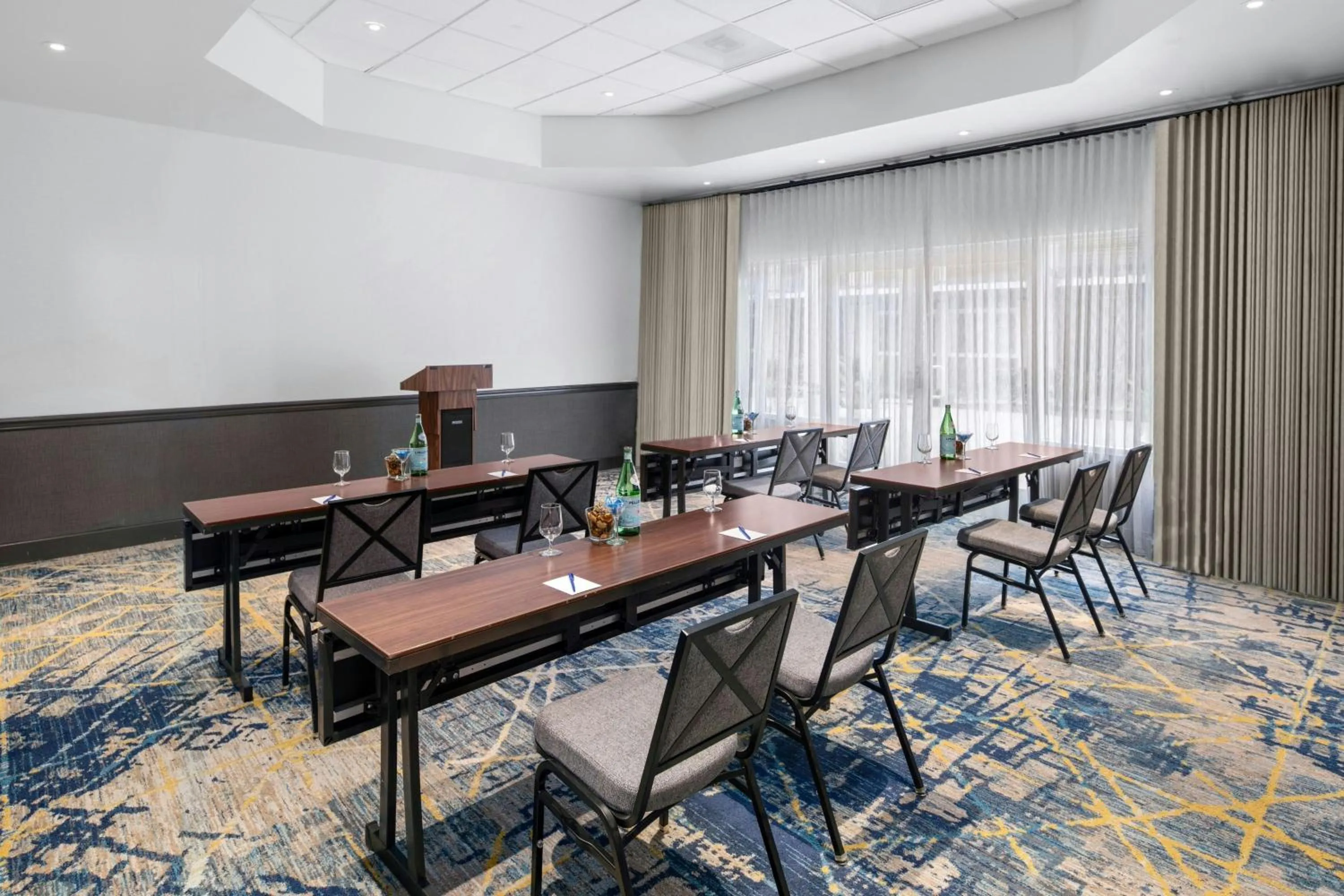 Meeting/conference room in Delta Hotels by Marriott Santa Clara Silicon Valley
