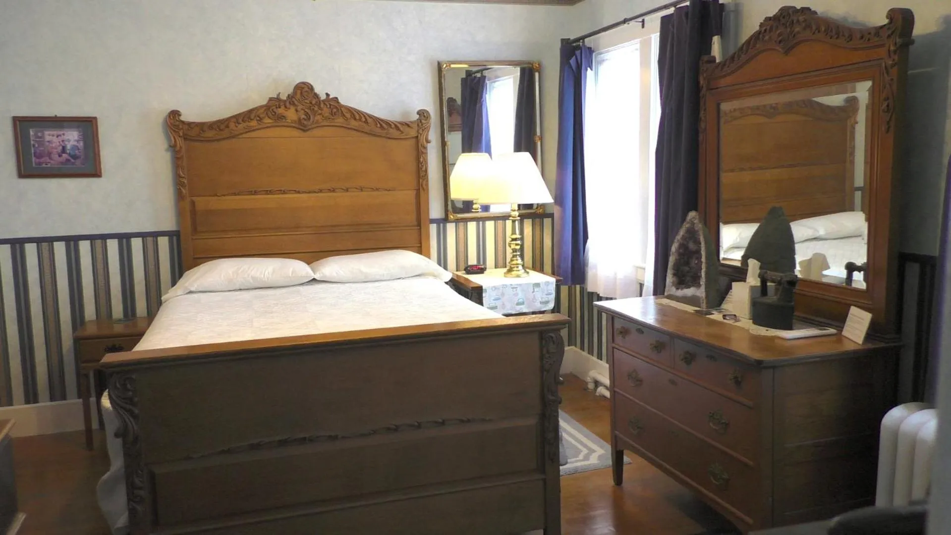 Old Iron Inn Bed and Breakfast