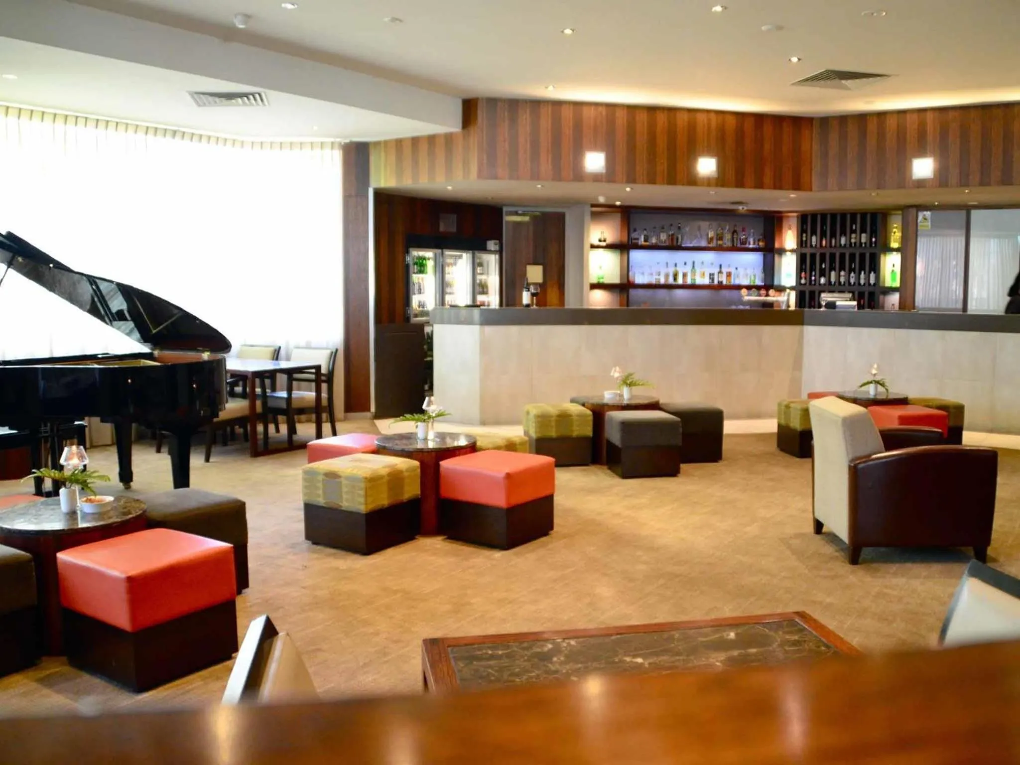 Lounge or bar in Novotel Vines Resort Swan Valley
