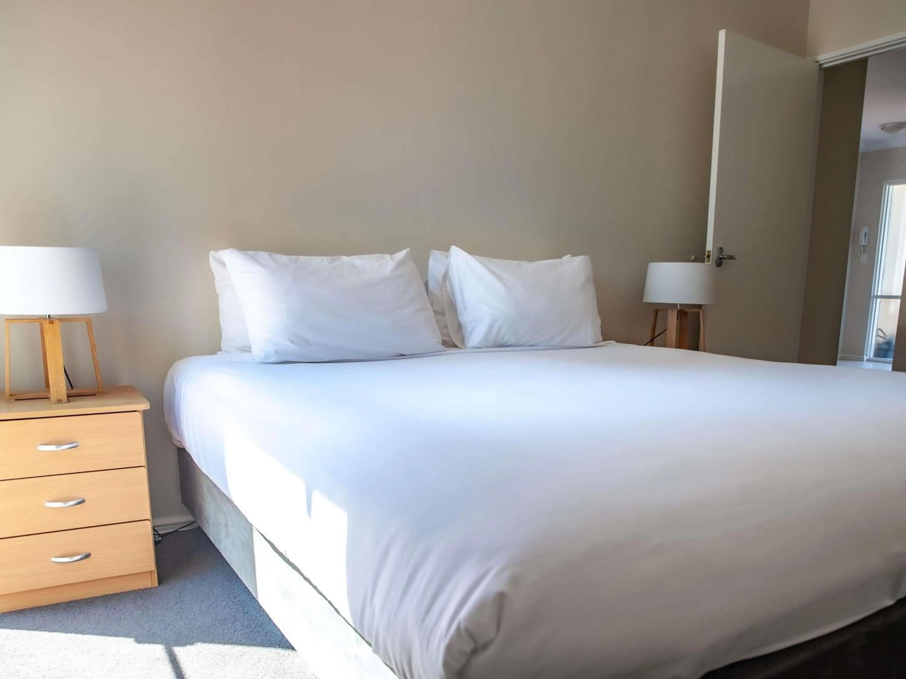 Bedroom, Bed in Novotel Vines Resort Swan Valley