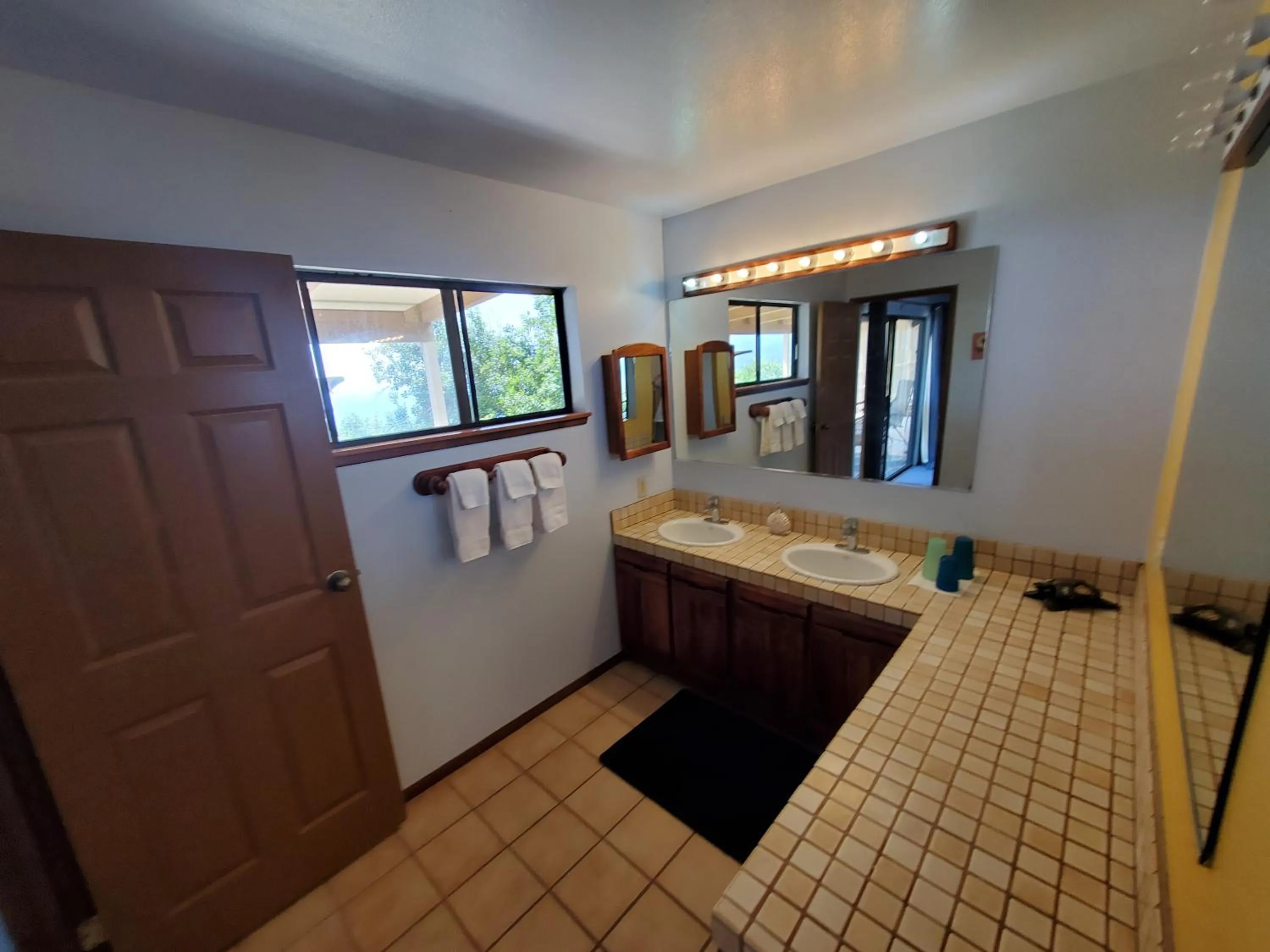 A Beautiful Edge of the World Bed & Breakfast