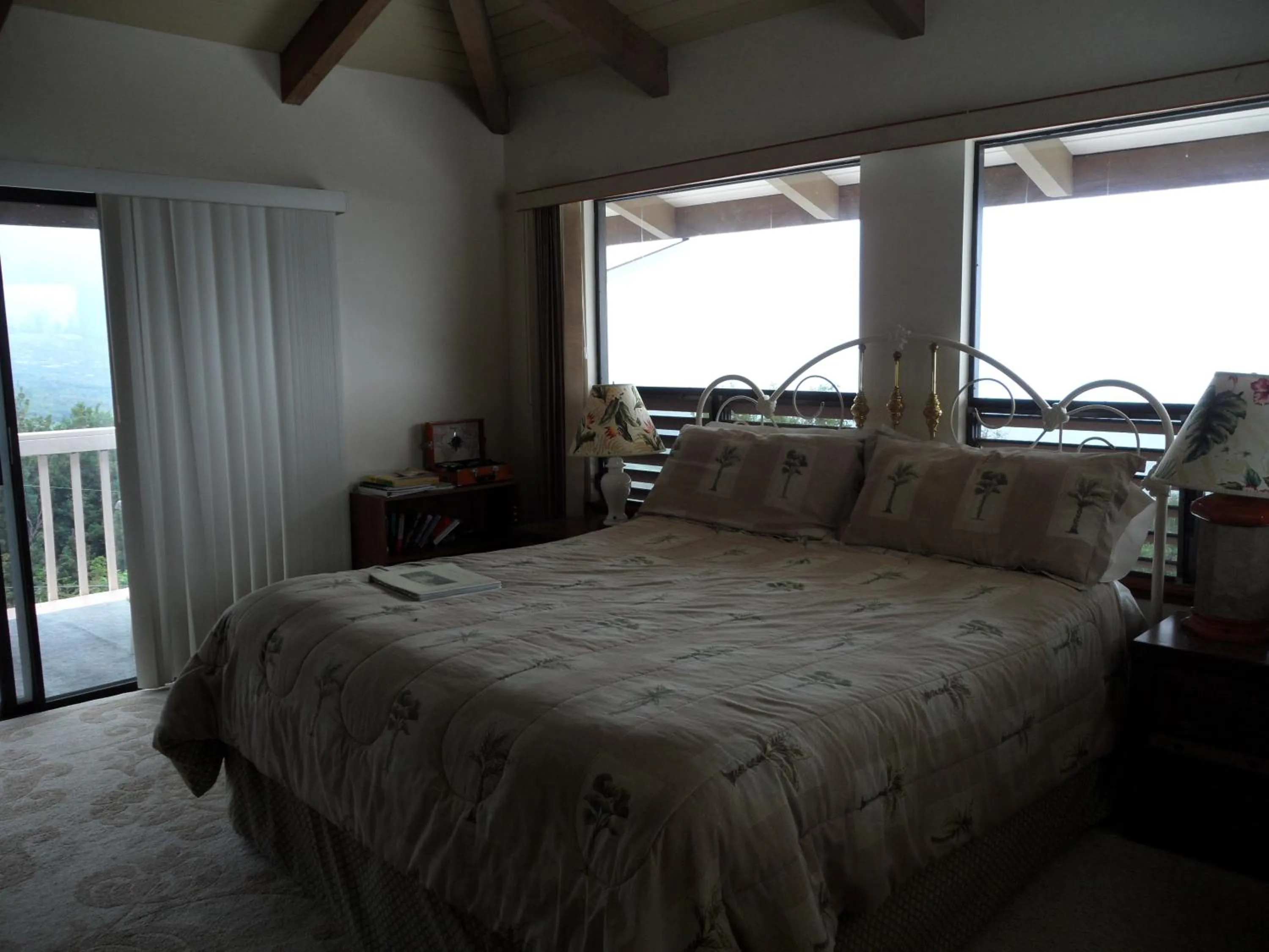 Bed in A Beautiful Edge of the World Bed & Breakfast