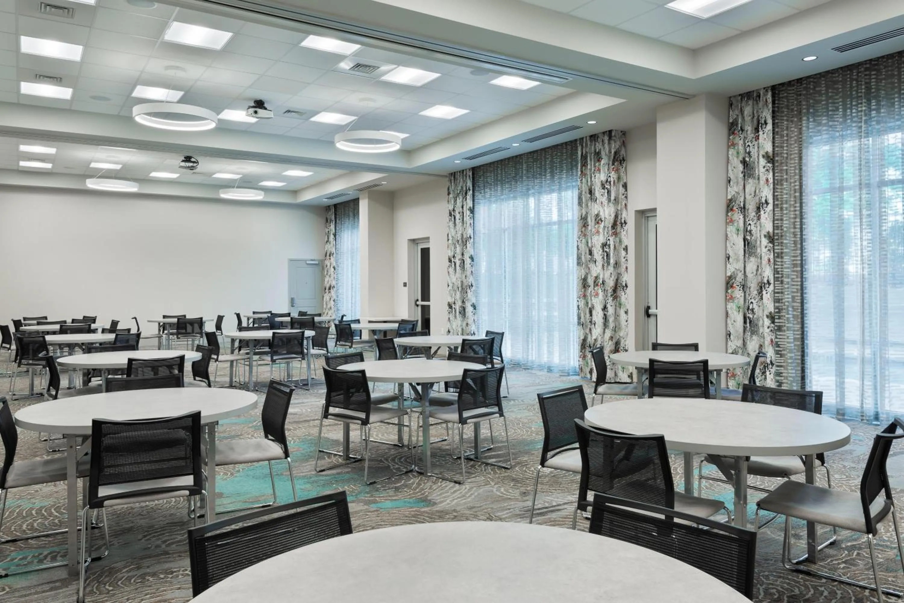 Meeting/conference room in Hampton Inn & Suites Atlanta Buckhead Place