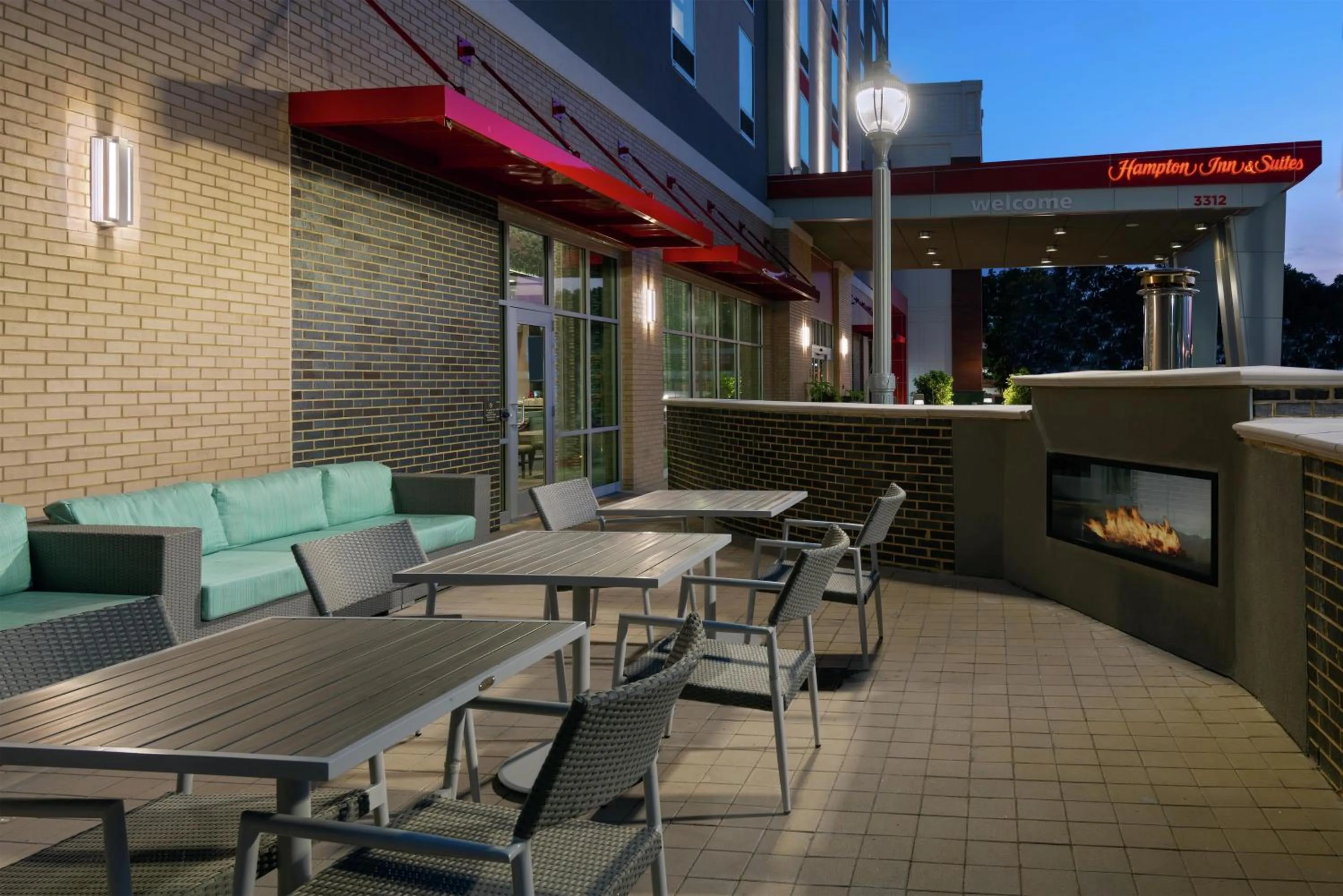Patio in Hampton Inn & Suites Atlanta Buckhead Place