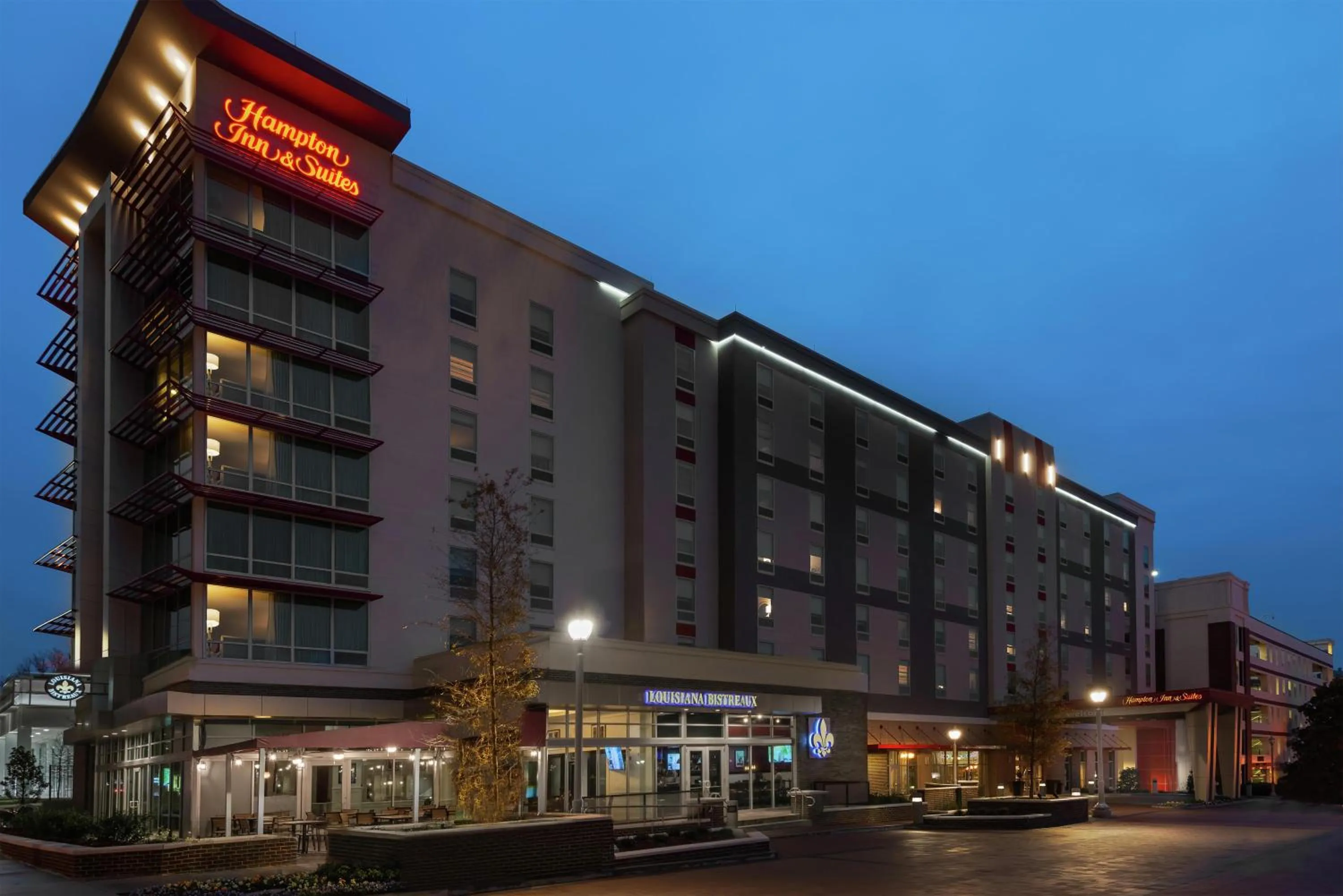 Property building in Hampton Inn & Suites Atlanta Buckhead Place