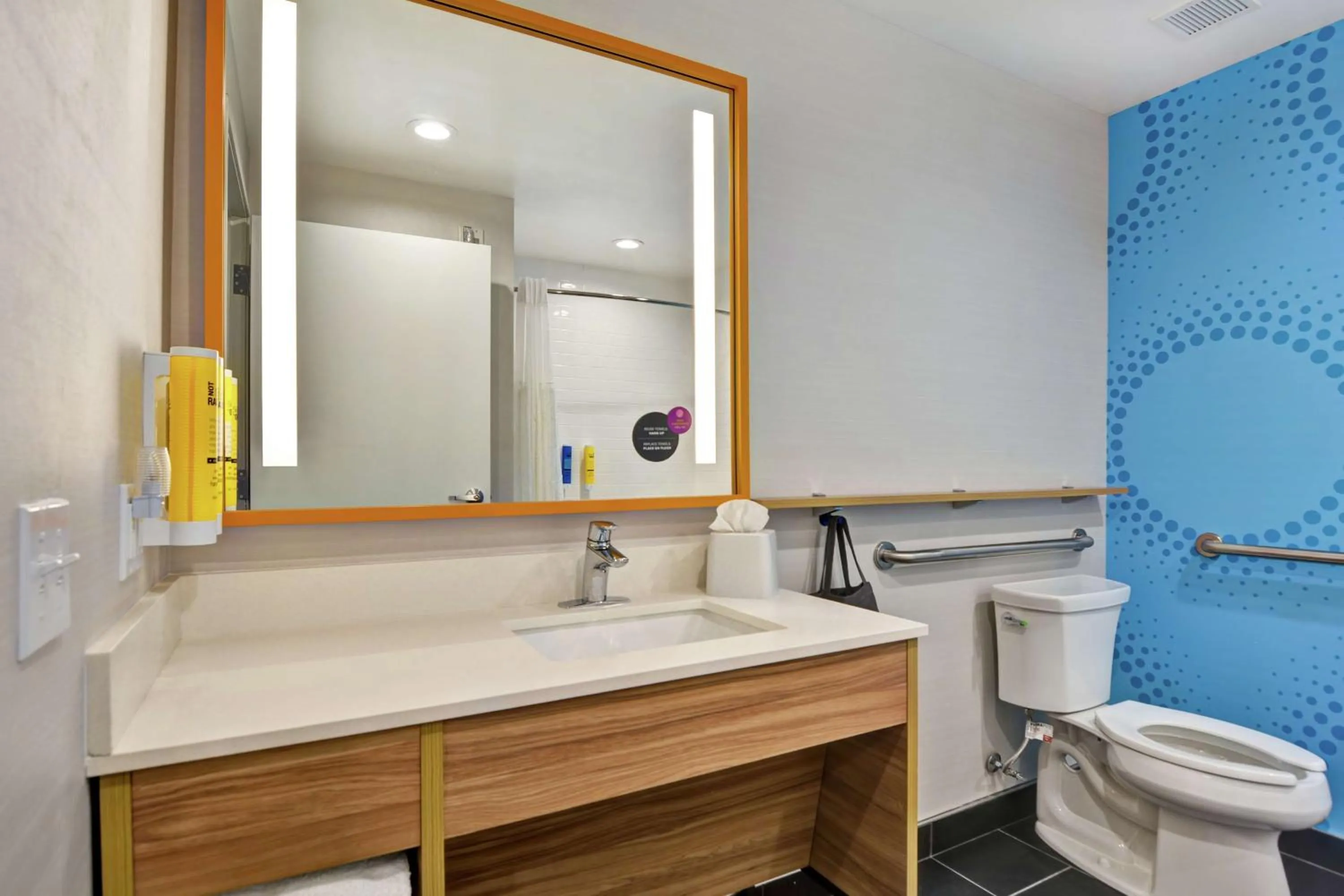 Bathroom in Tru By Hilton Baton Rouge Citiplace