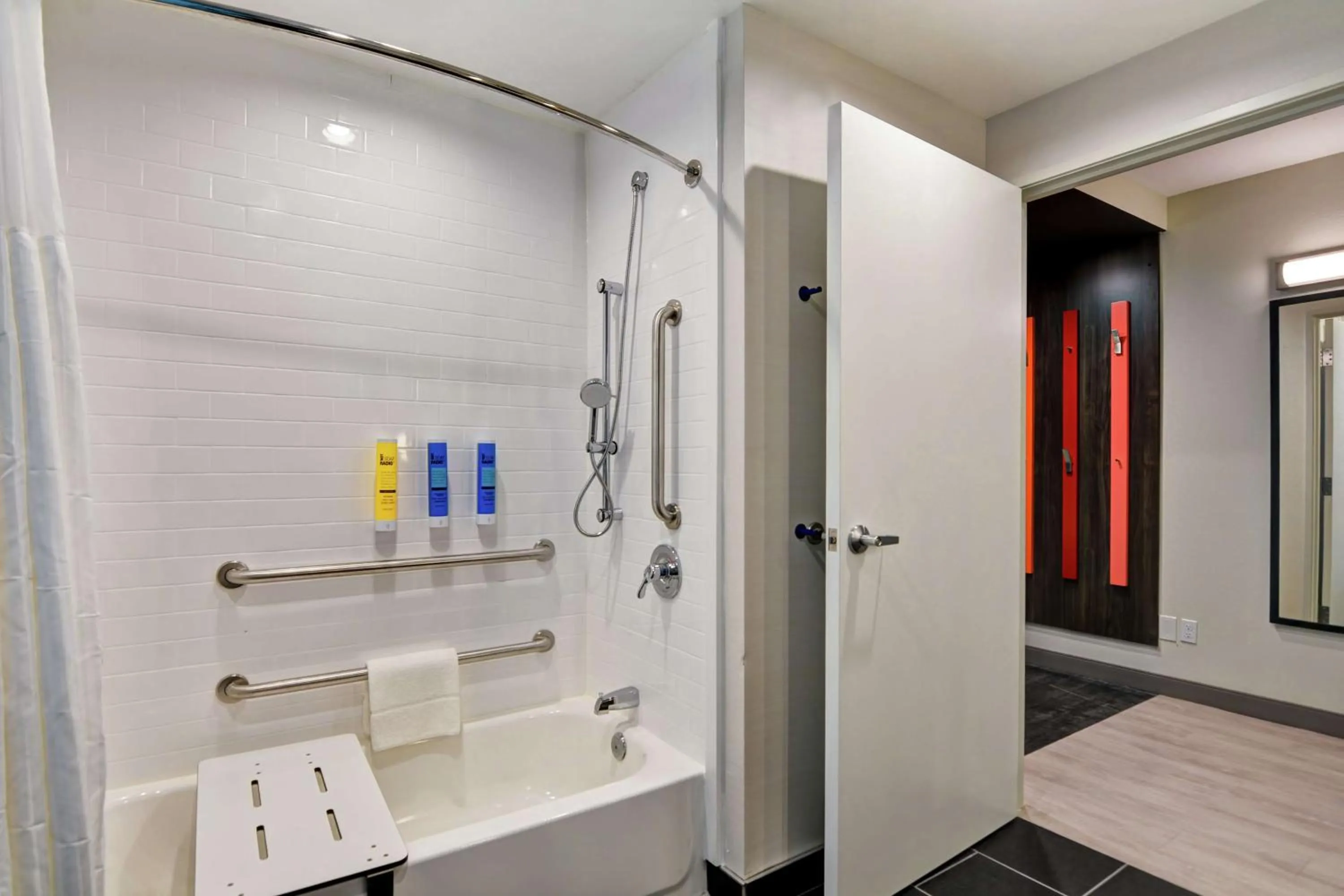 Bathroom in Tru By Hilton Baton Rouge Citiplace