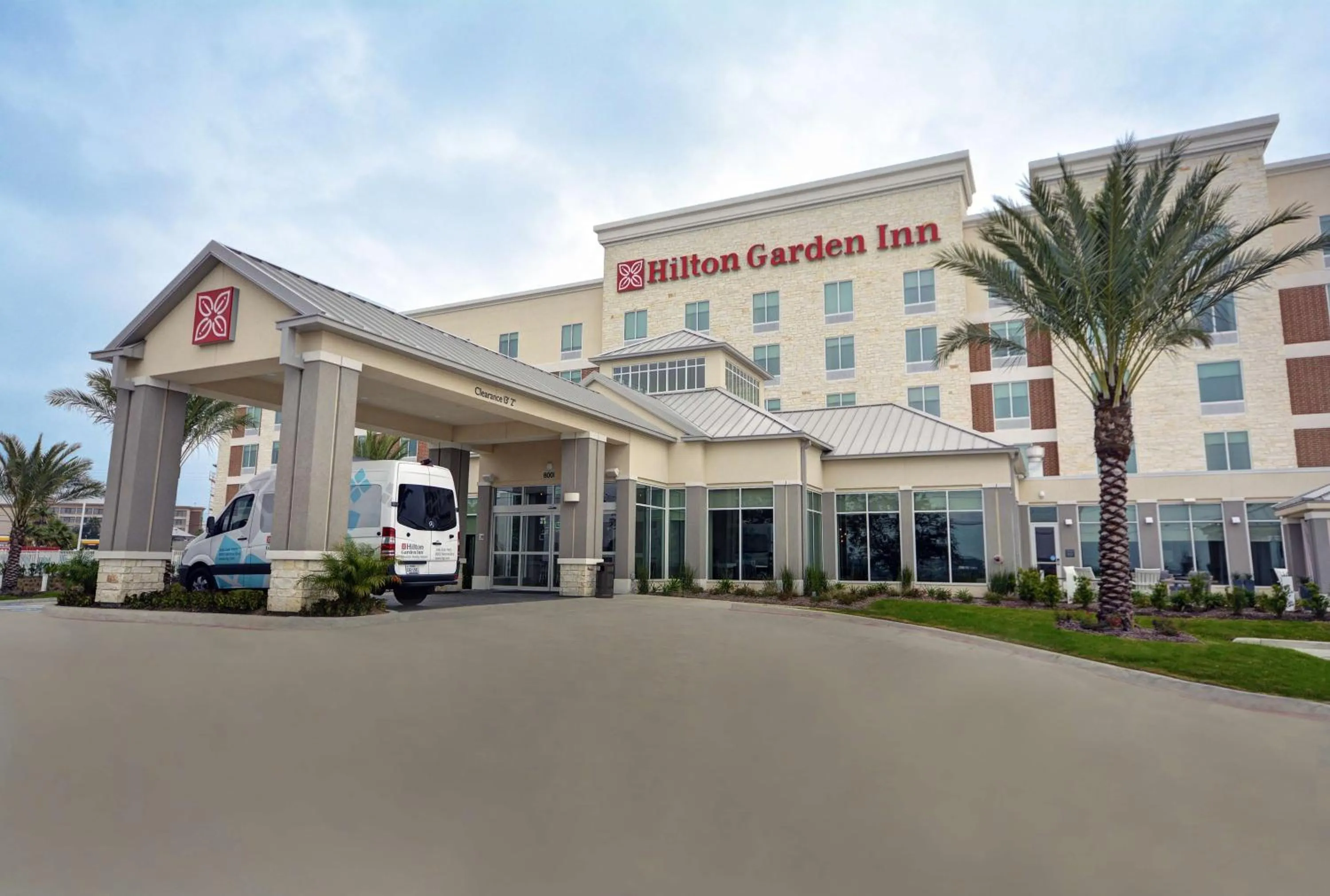 Property building in Hilton Garden Inn Houston Hobby Airport
