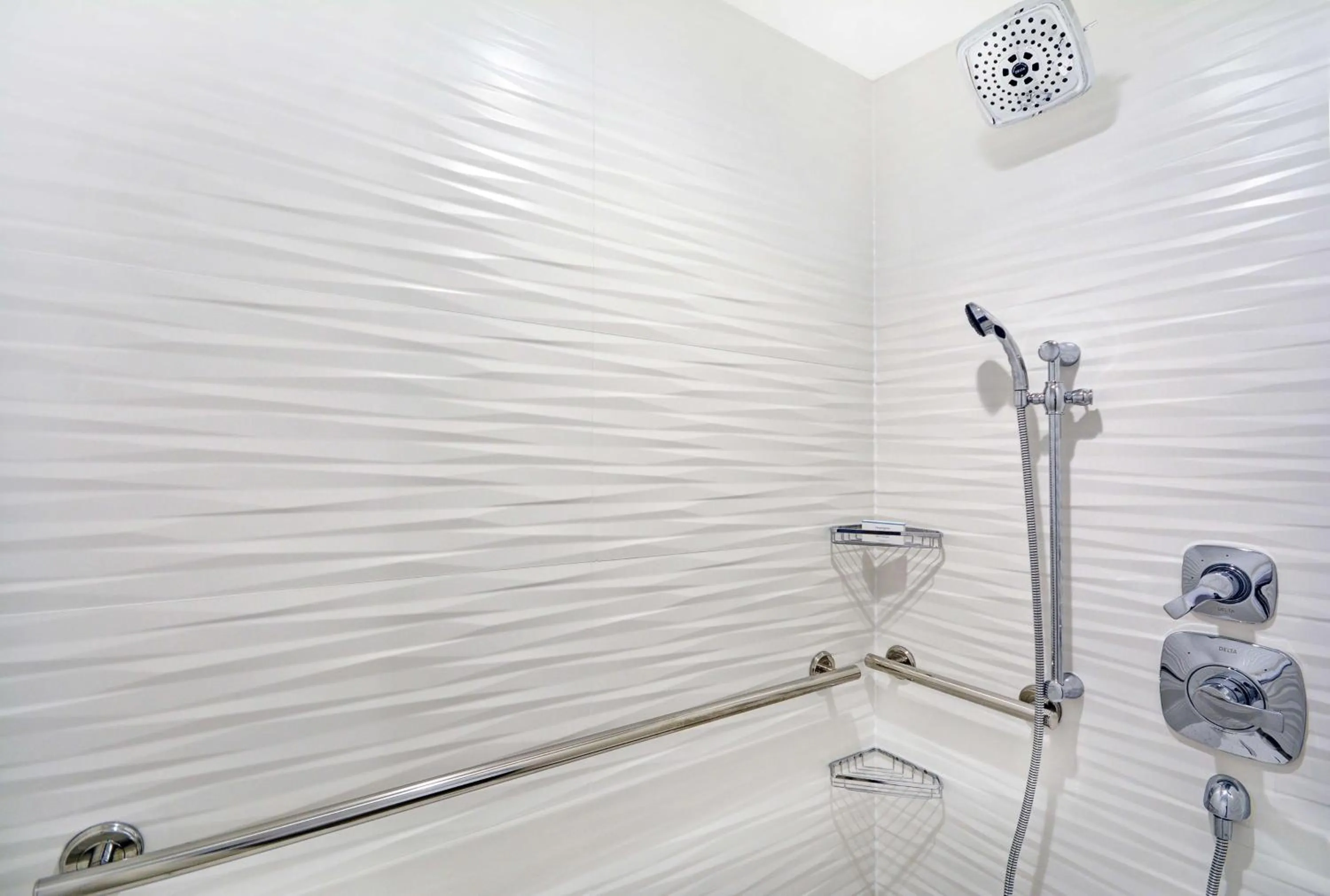 Bathroom in Hilton Garden Inn Houston Hobby Airport