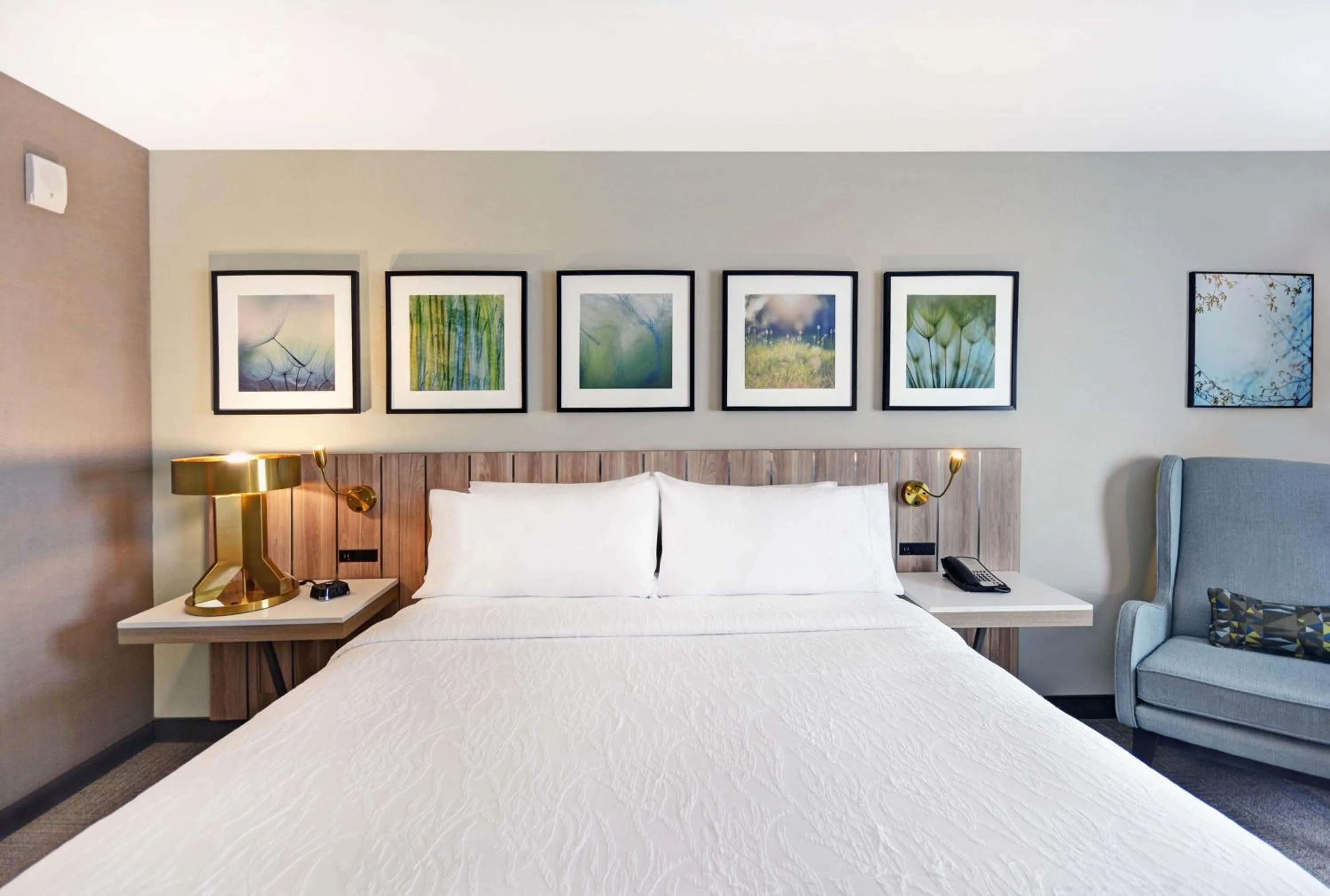 Bed in Hilton Garden Inn Houston Hobby Airport