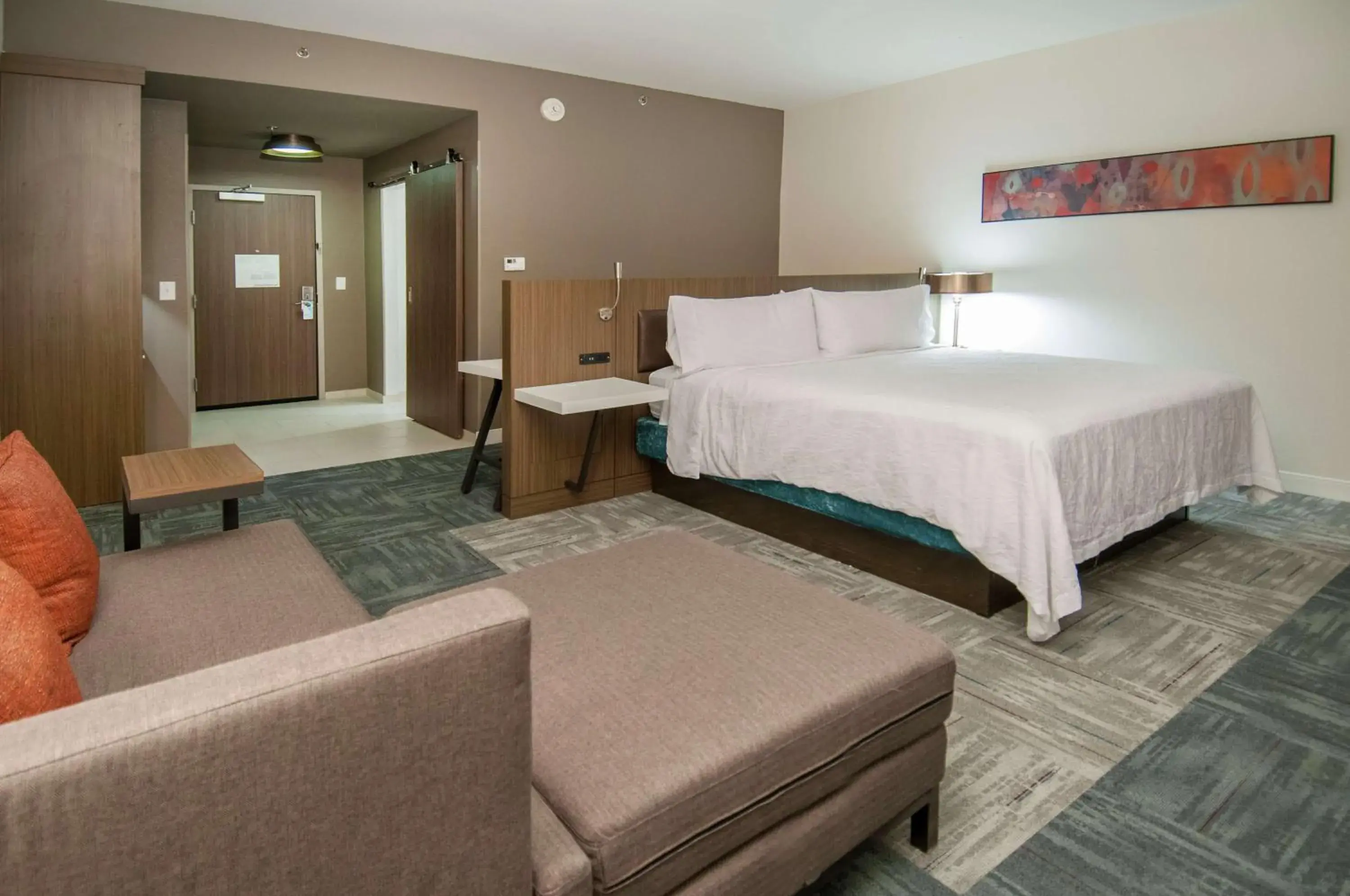 King Room with Whirlpool in Hilton Garden Inn Jackson/Clinton King Room with Whirlpool in Hilton Garden Inn Jackson/Clinton