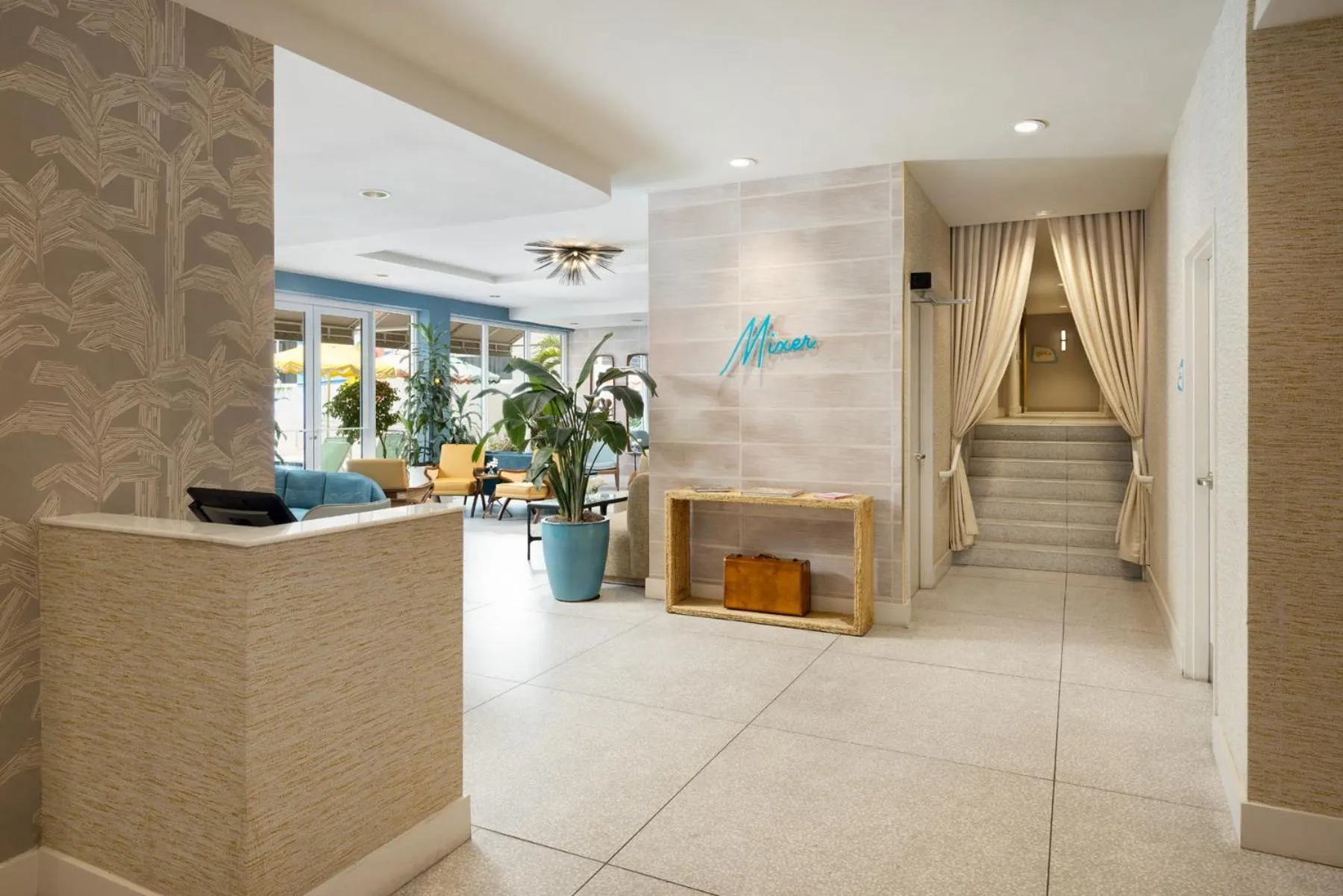 Lounge or bar in Hotel Continental Miami Beach, Tapestry Collection by Hilton