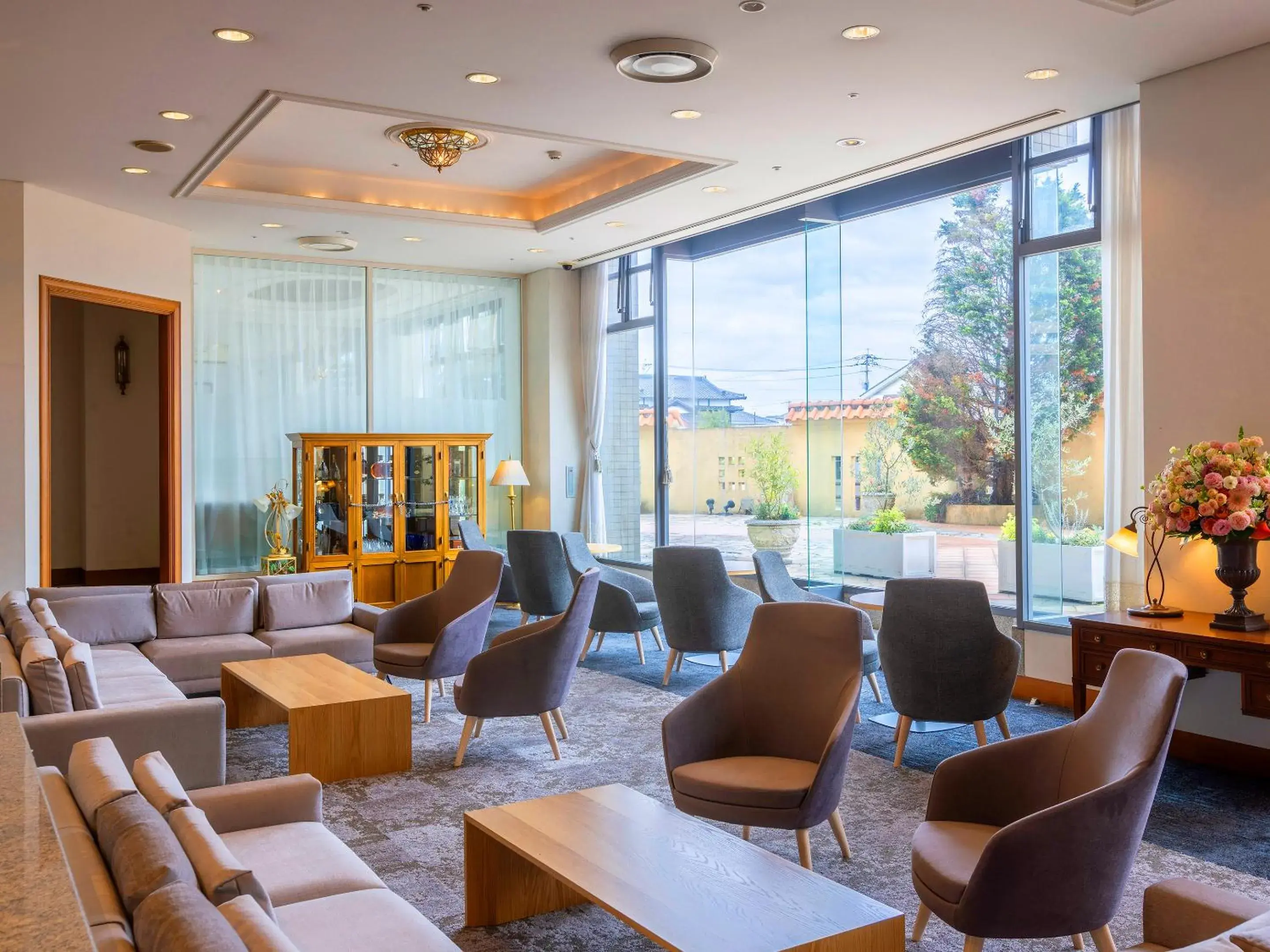 Lounge or bar in Nagasaki International Hotel Lounge or bar in Nagasaki International Hotel