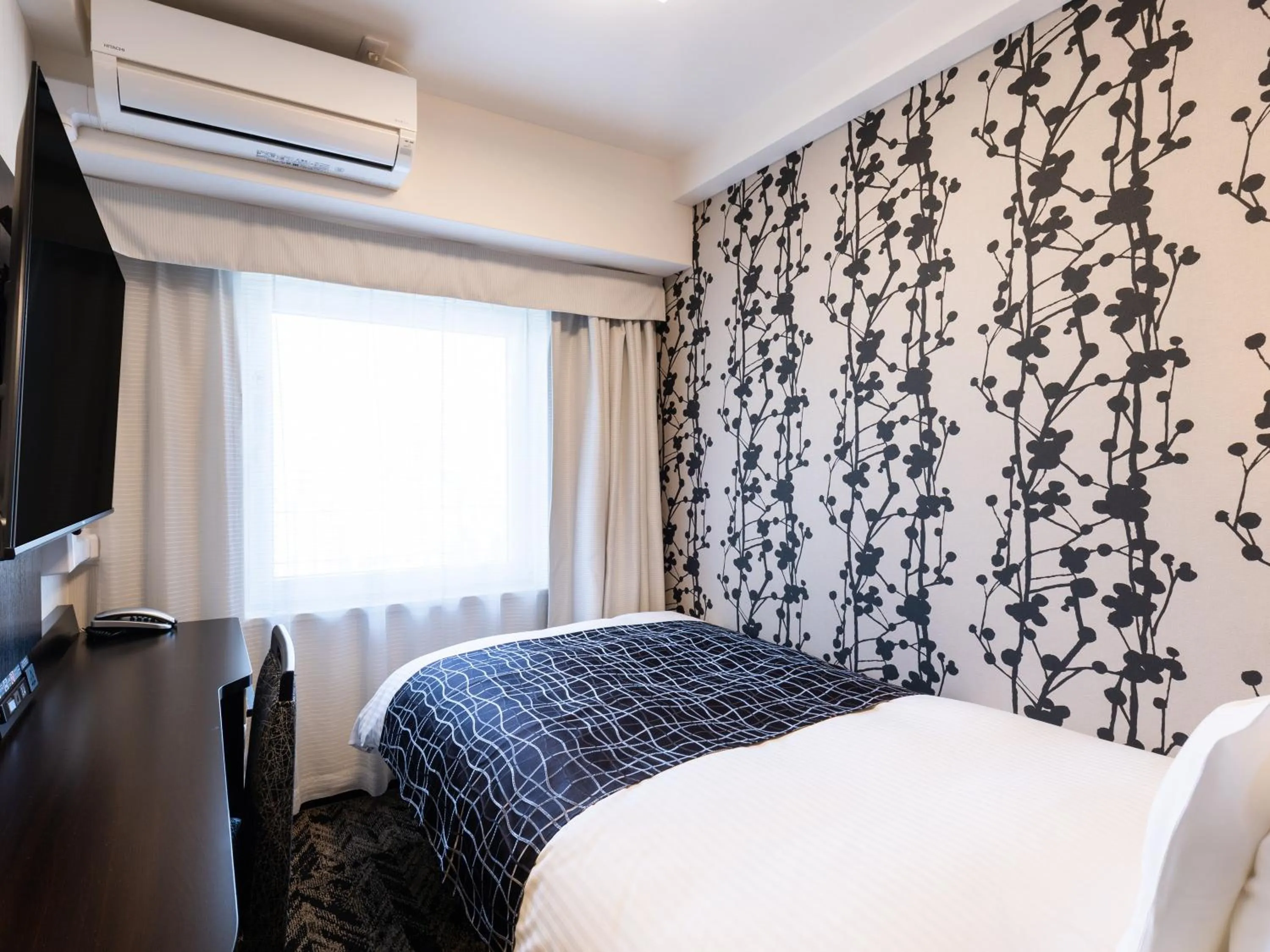 Bedroom, Bed in APA Hotel Osaka Tanimachi 4chome Ekimae