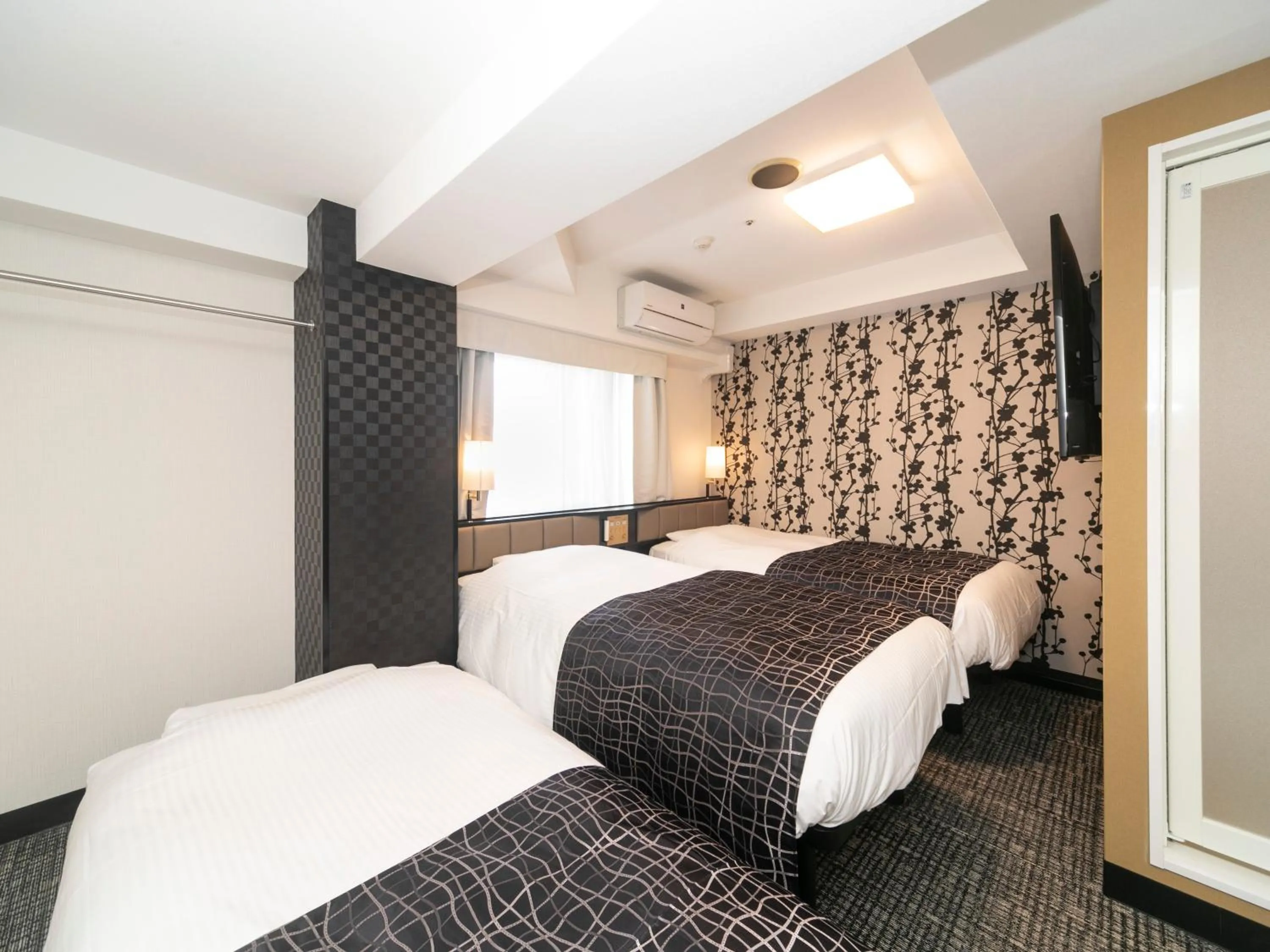 Photo of the whole room, Bed in APA Hotel Kyoto Ekimae