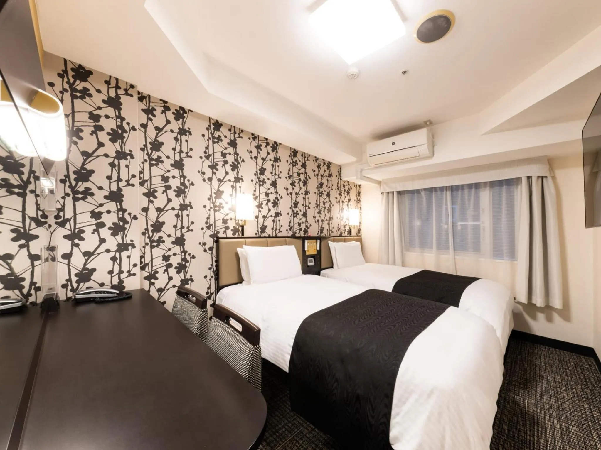 Photo of the whole room, Bed in APA Hotel Kyoto Ekimae