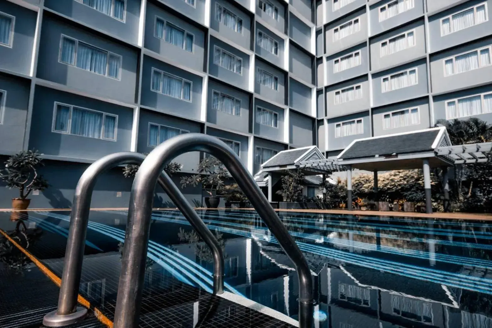 Swimming pool in Witz Bangkok Ramkhamhaeng Swimming pool in Witz Bangkok Ramkhamhaeng