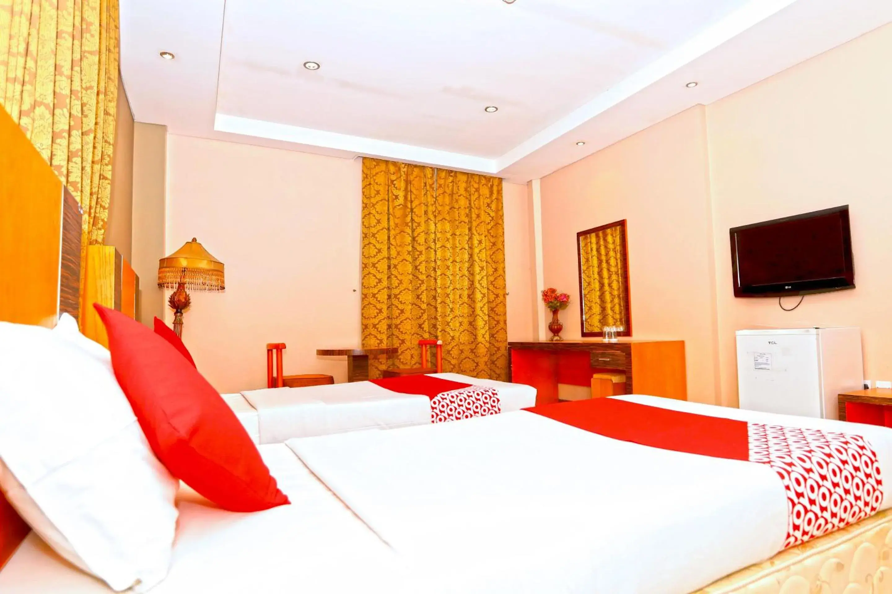 Bedroom, Bed in Sea Shell Hotel