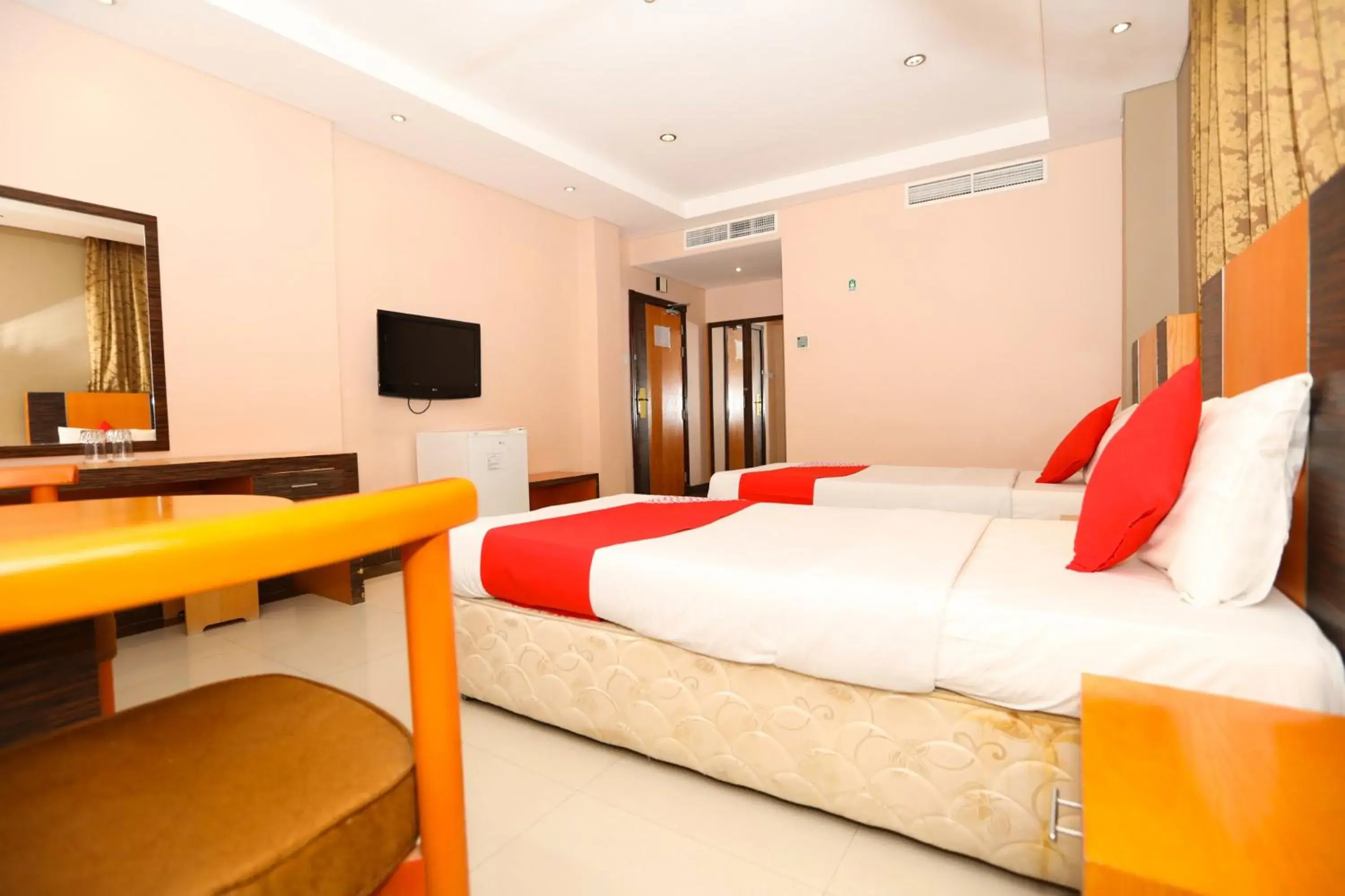 Bedroom, Bed in Sea Shell Hotel