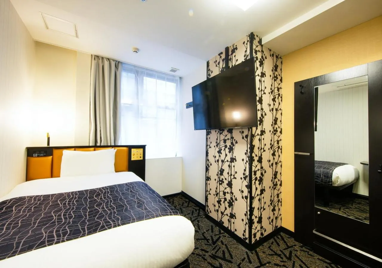 Photo of the whole room, Bed in APA Hotel Osaka Tanimachi 4chome Ekimae Kita