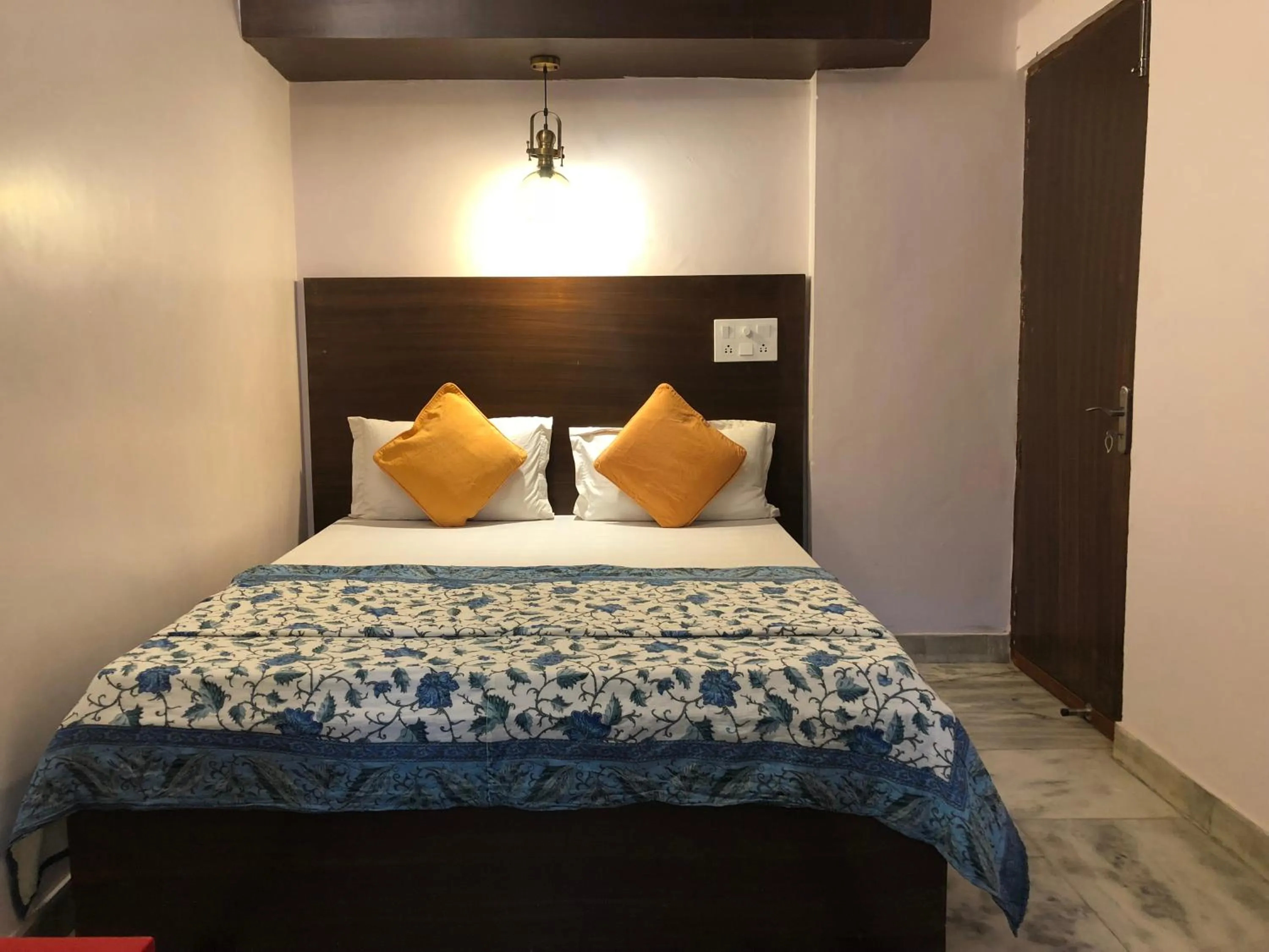 Bed in Sailors Home - C6, Vasant Kunj
