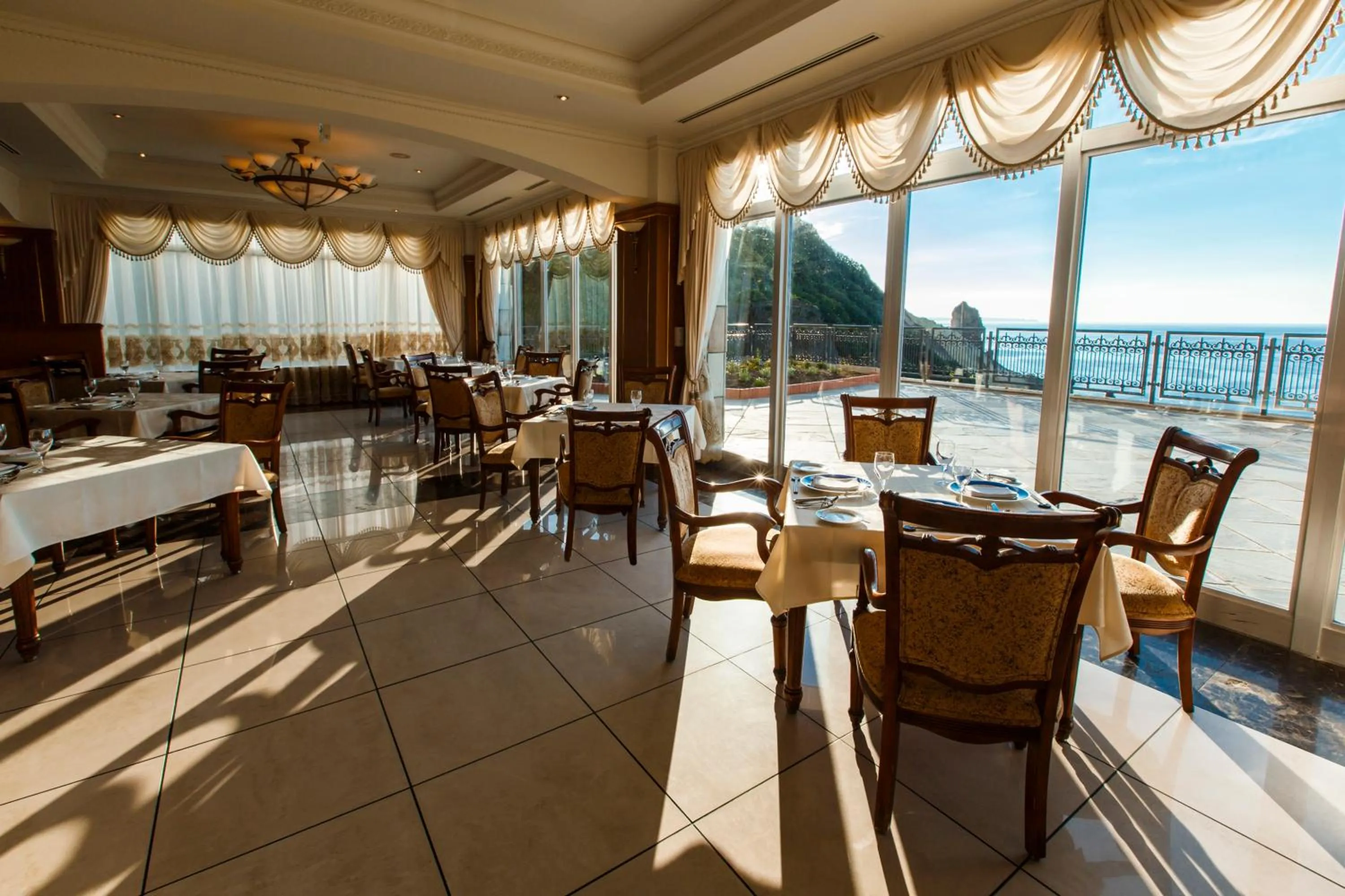 Restaurant/places to eat in Hotel Neu Schloss Otaru